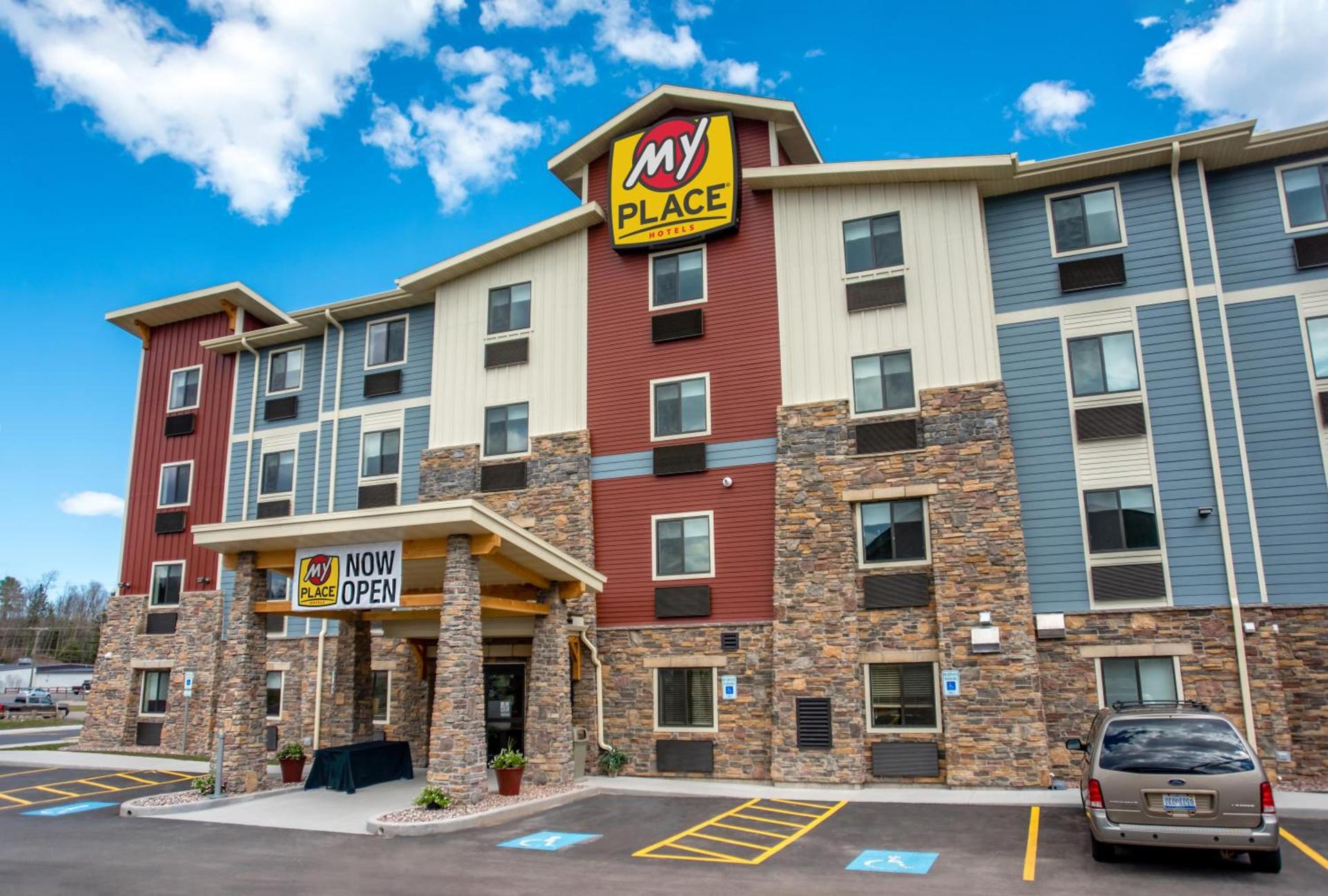 My Place Hotel-Marquette, MI photo 3