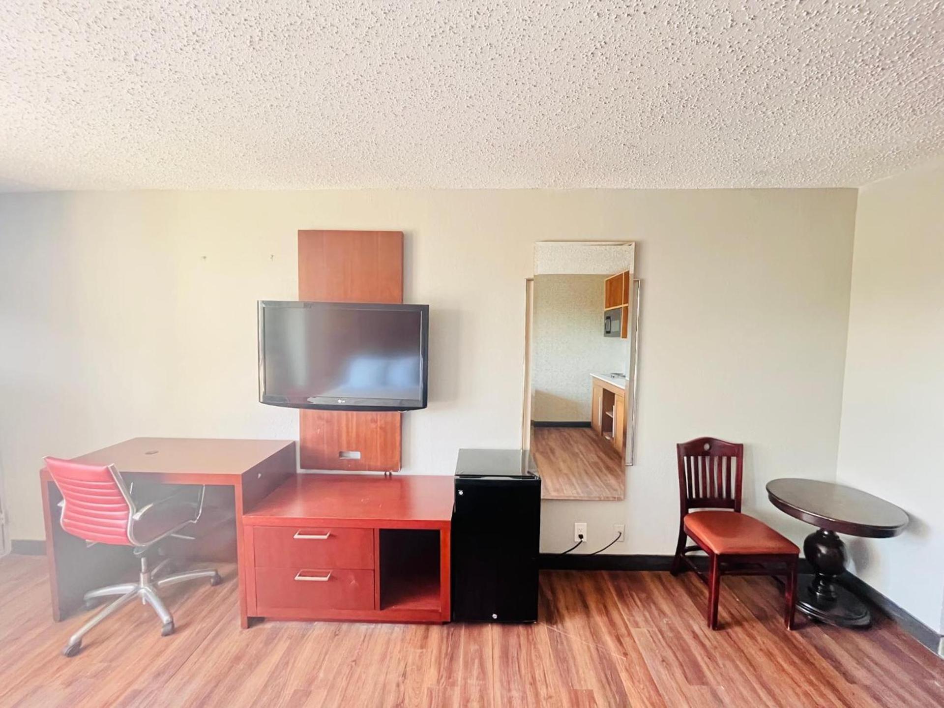 North Villa extended stay photo 9