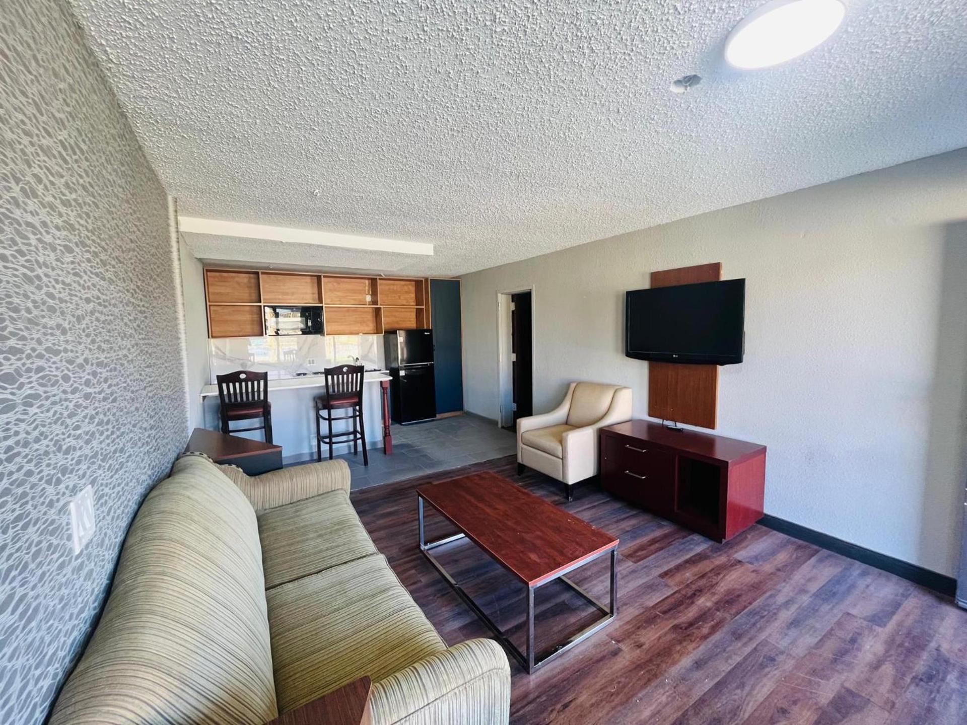 North Villa extended stay photo 10