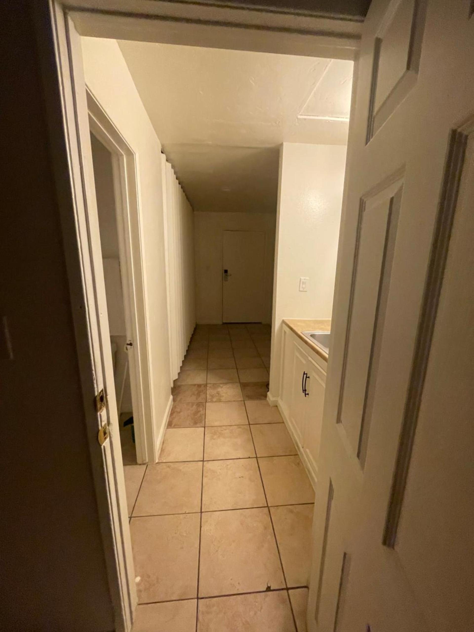 Crown Inn & Suites photo 38