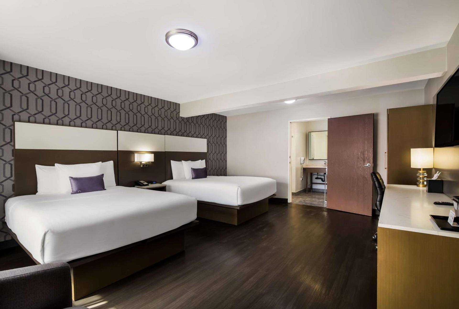 Sunset West Hotel, SureStay Collection By Best Western photo 9