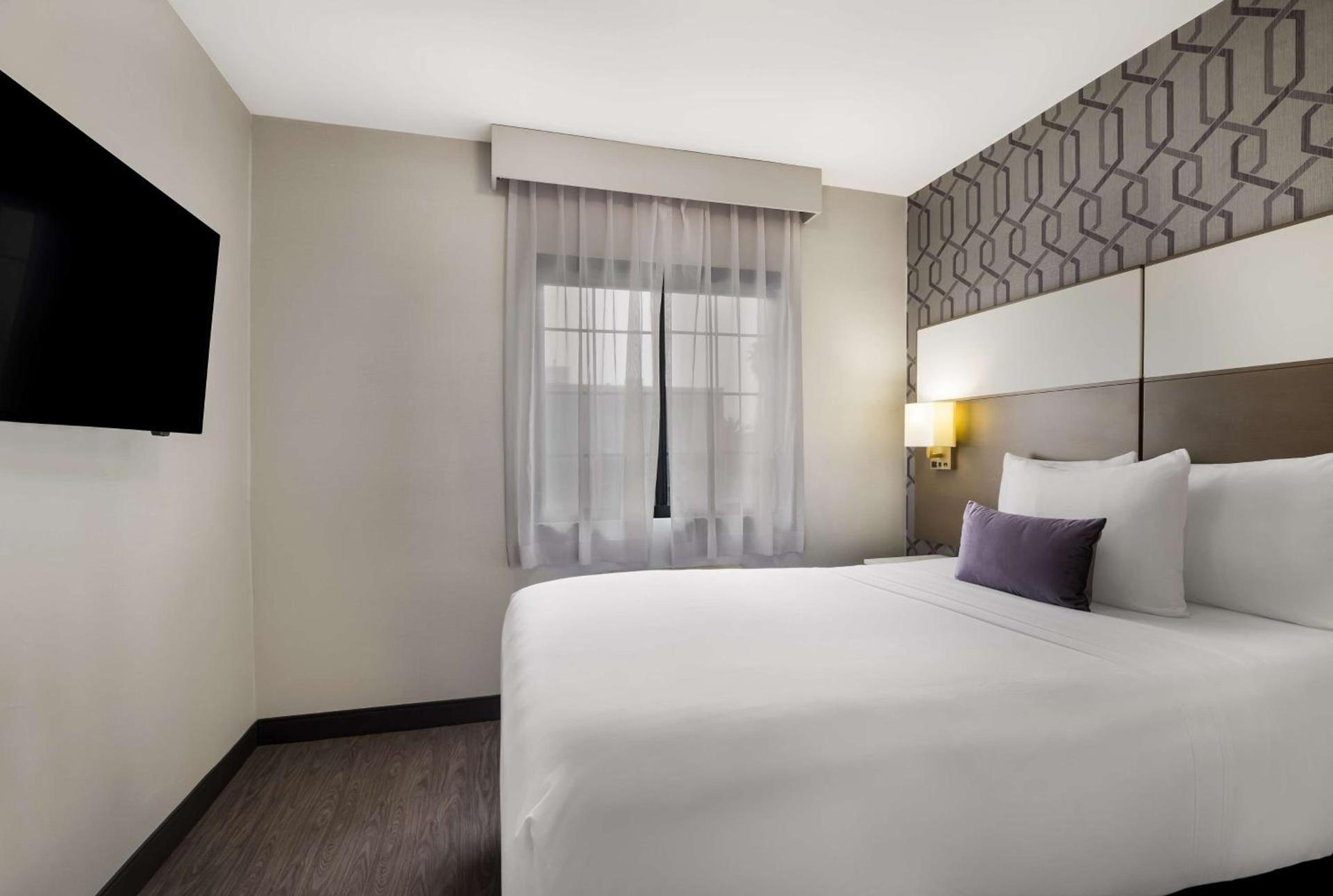 Sunset West Hotel, SureStay Collection By Best Western photo 15
