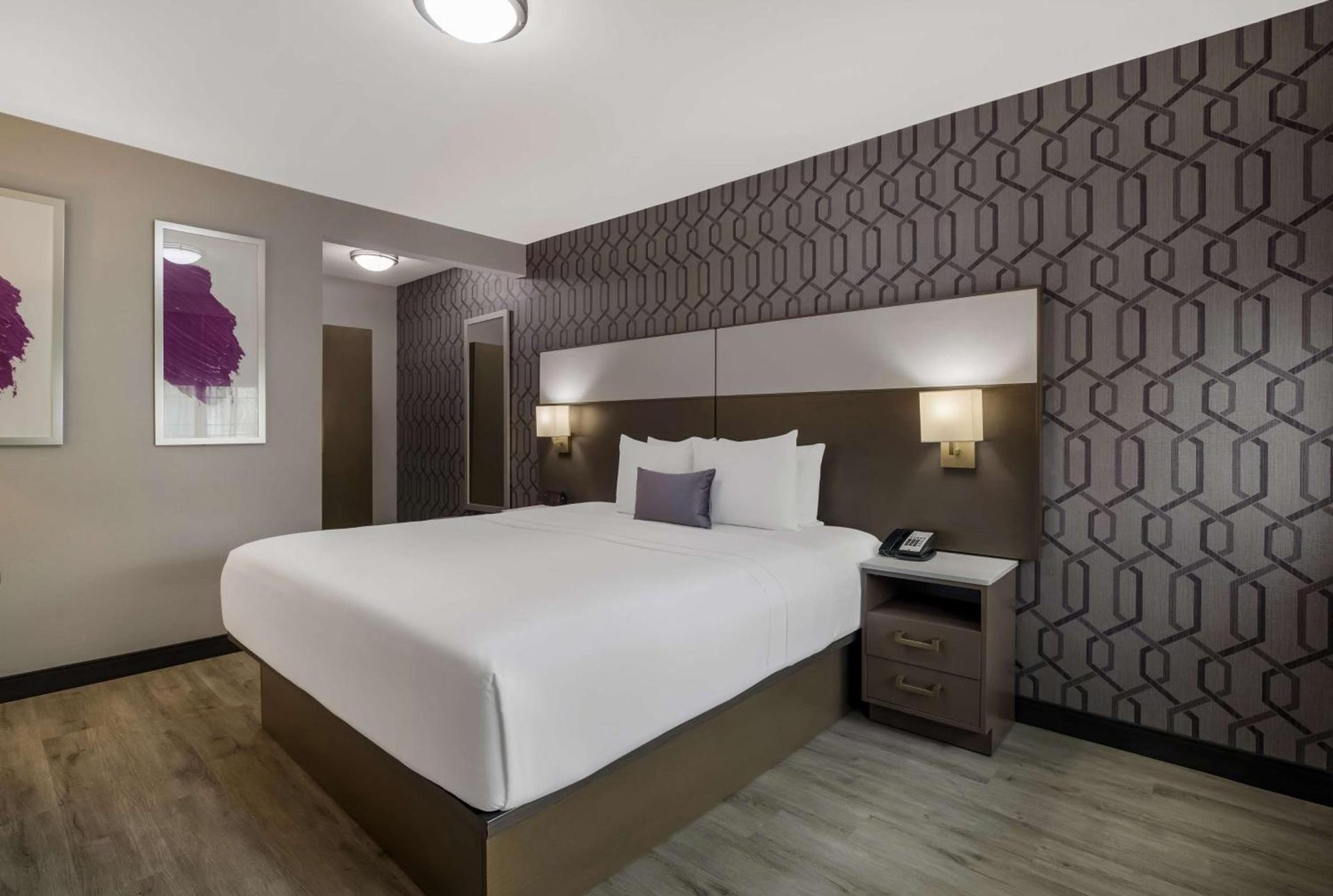 Sunset West Hotel, SureStay Collection By Best Western photo 17