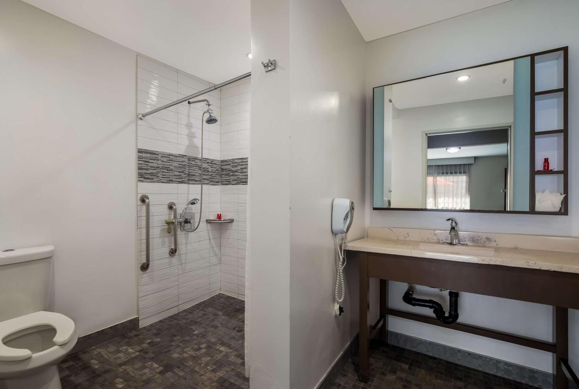 Sunset West Hotel, SureStay Collection By Best Western photo 12