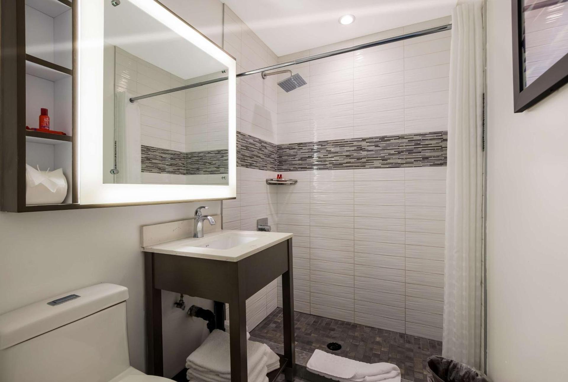 Sunset West Hotel, SureStay Collection By Best Western photo 16