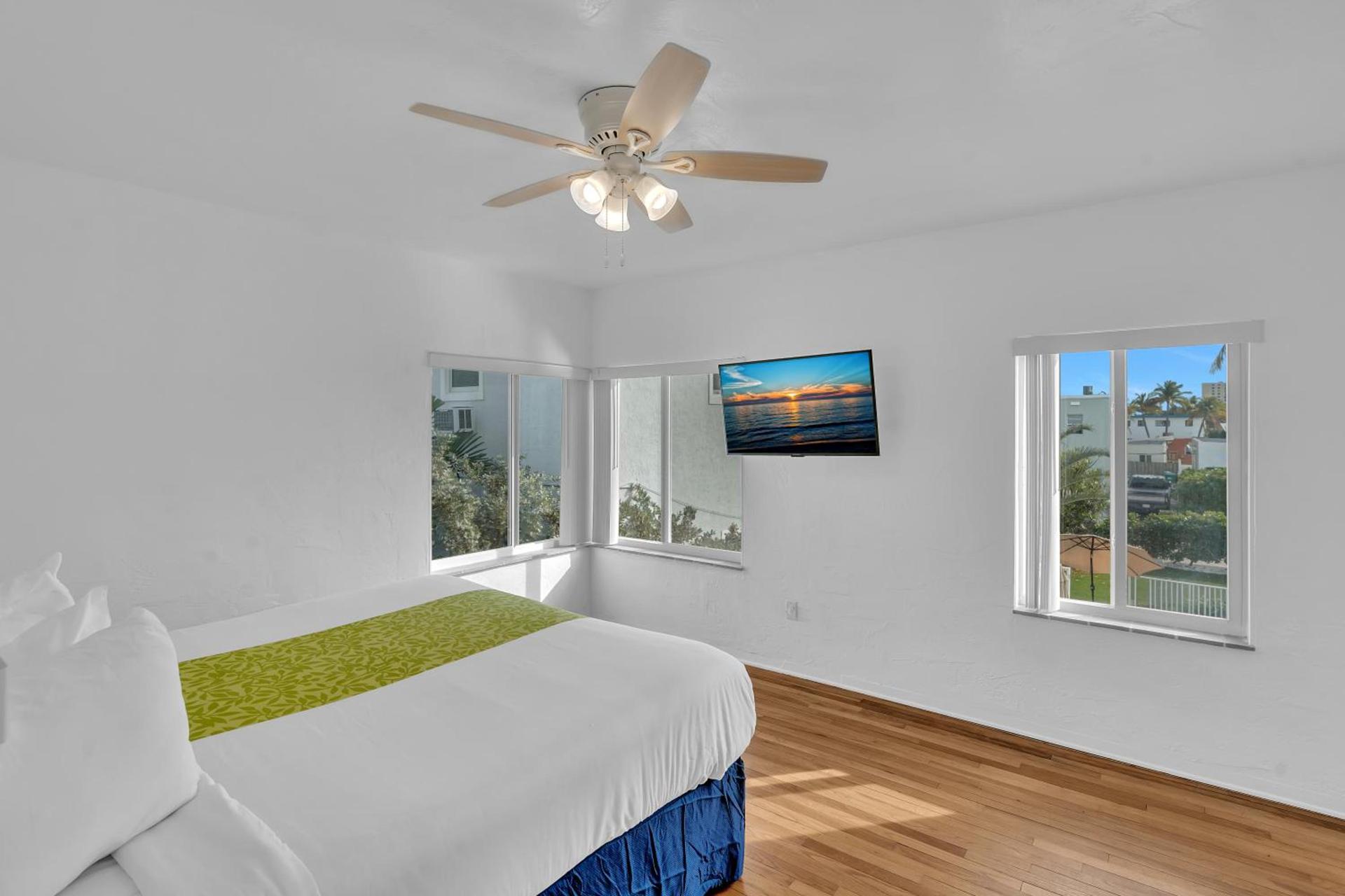 Silver Spray Motel photo 17
