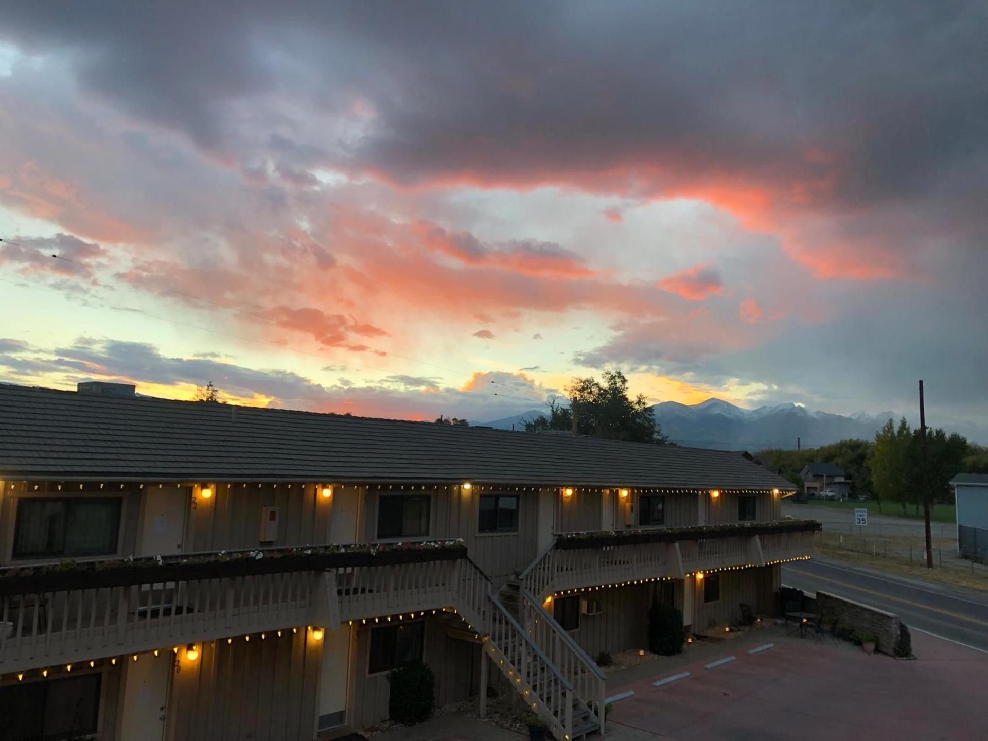 Woodland Motel photo 43