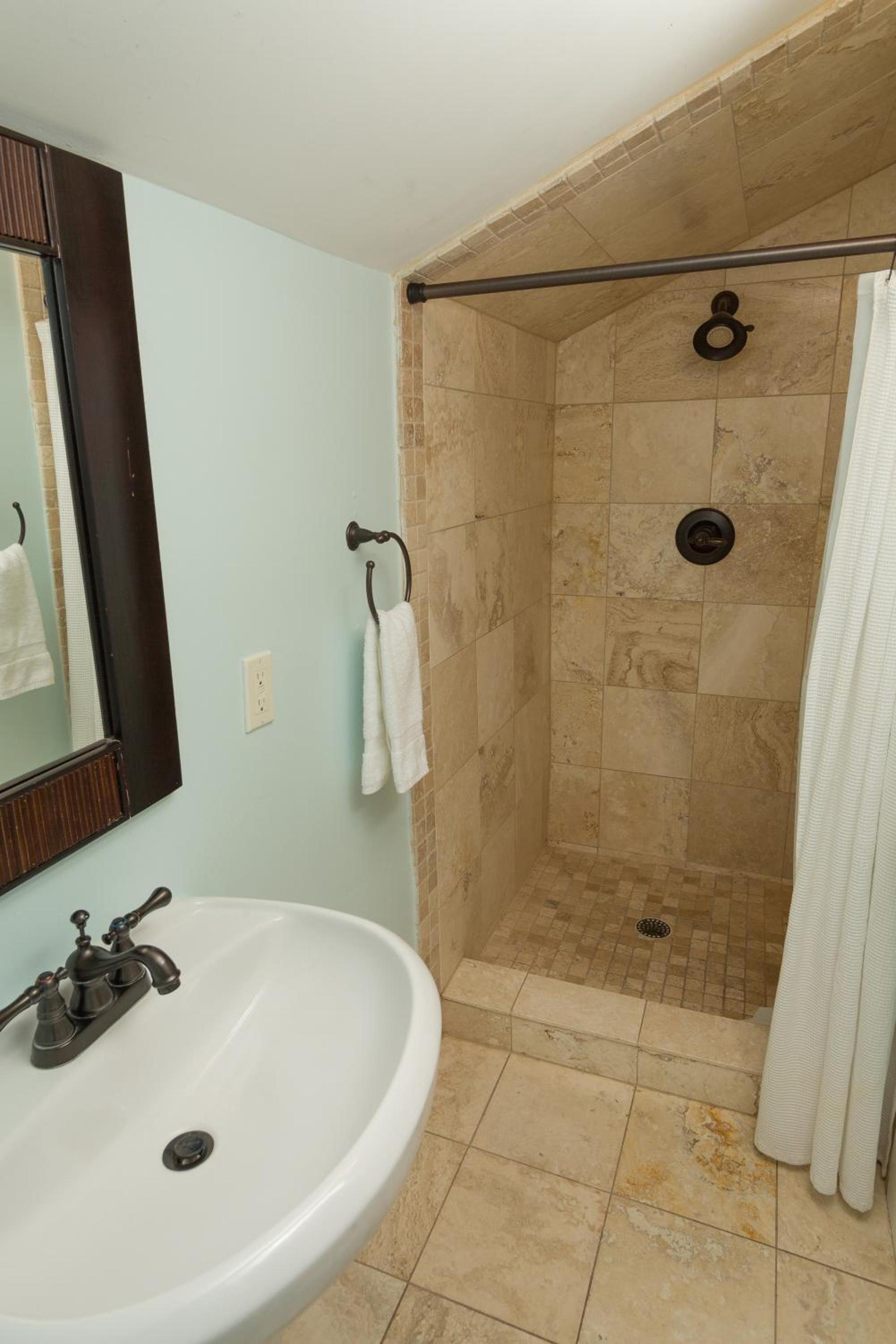 Bella Bay Inn photo 26