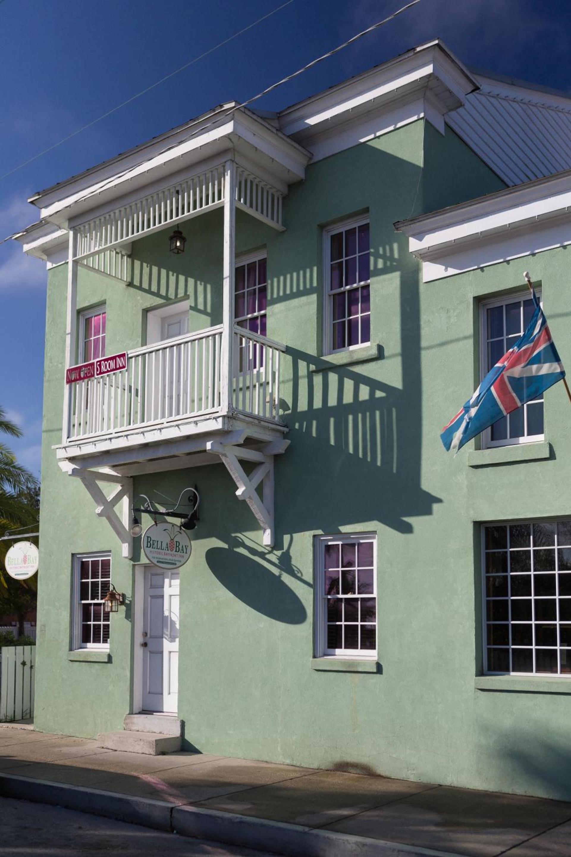 Bella Bay Inn photo 1