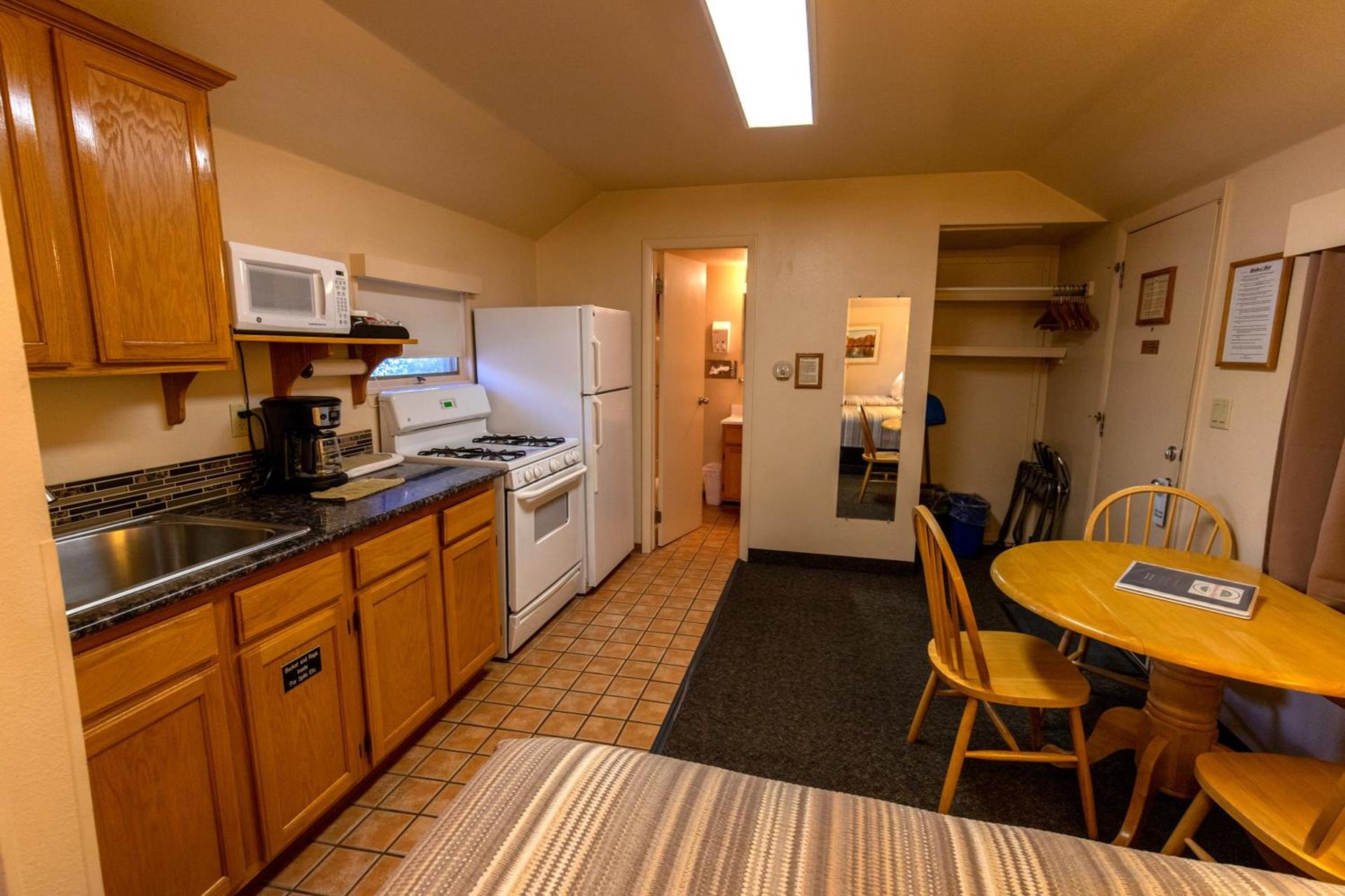 Woodland Motel photo 51