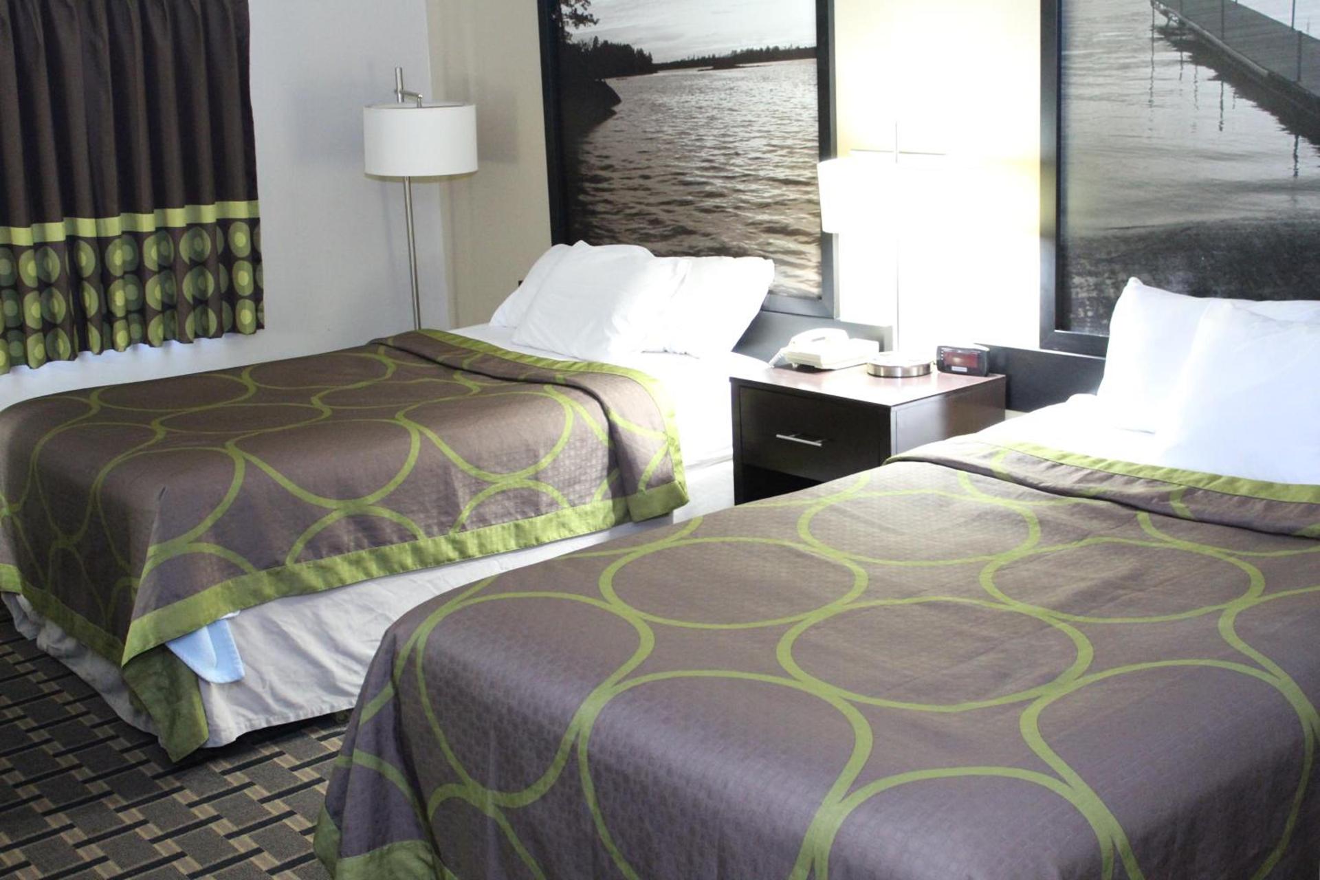 Super 8 by Wyndham Clear Lake photo 67