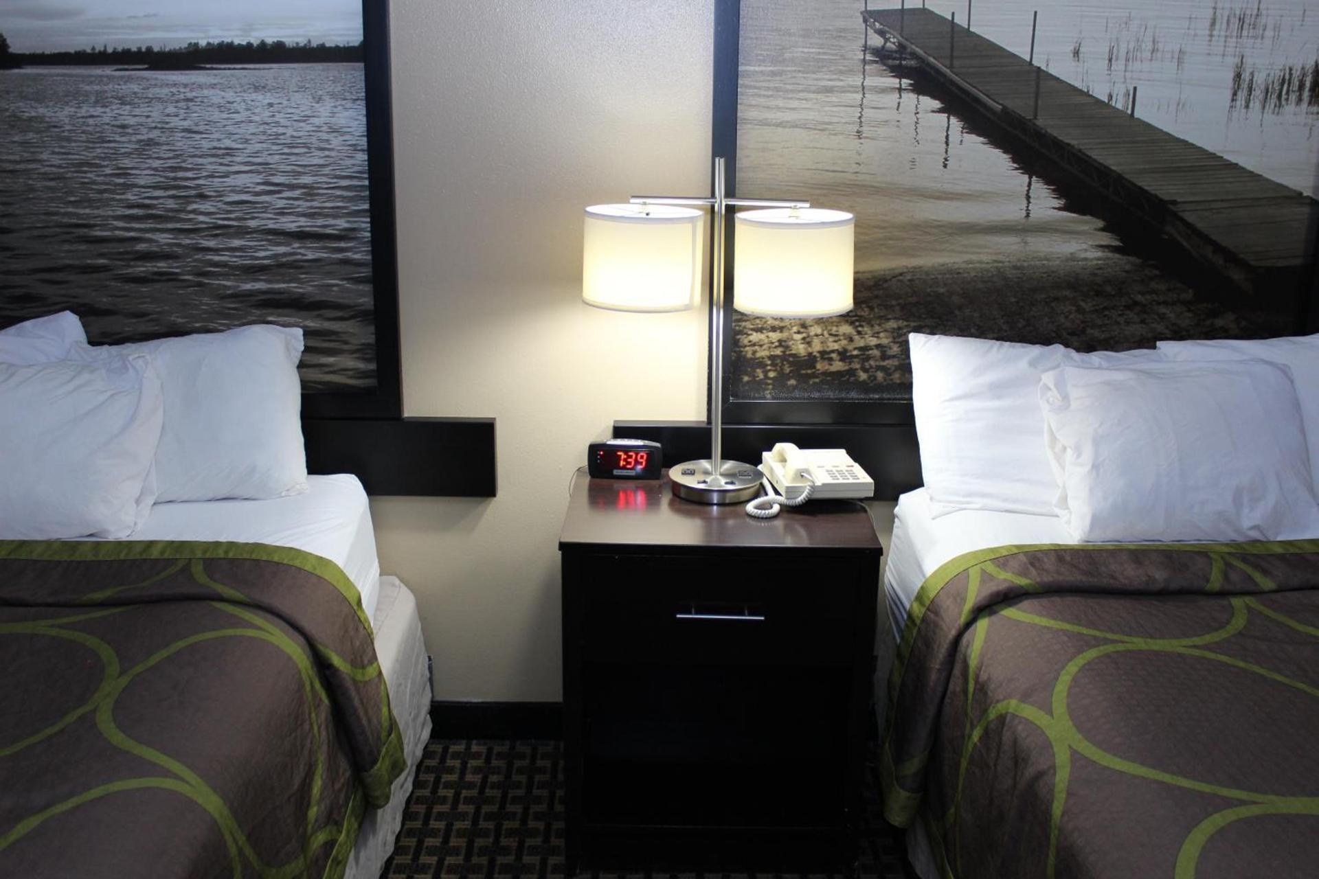 Super 8 by Wyndham Clear Lake photo 64