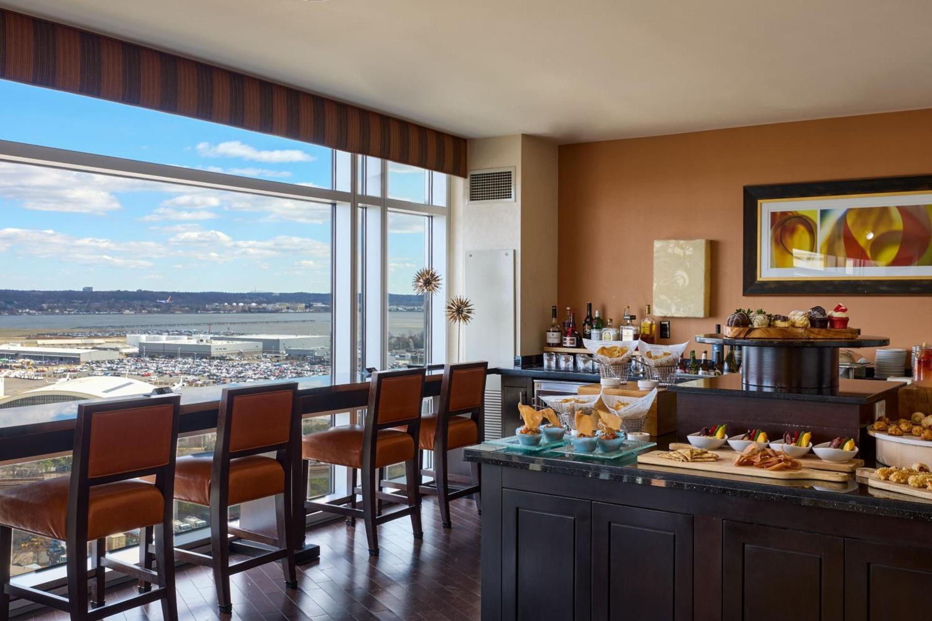 Renaissance Arlington Capital View Hotel photo 28