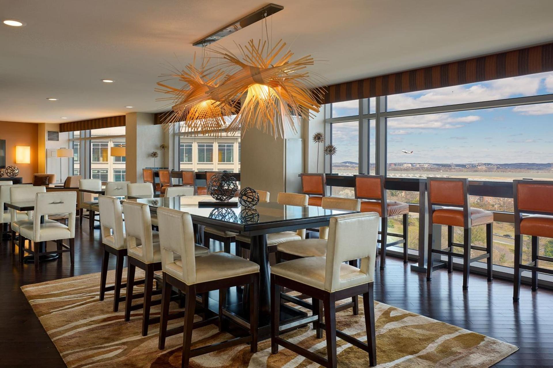 Renaissance Arlington Capital View Hotel photo 27