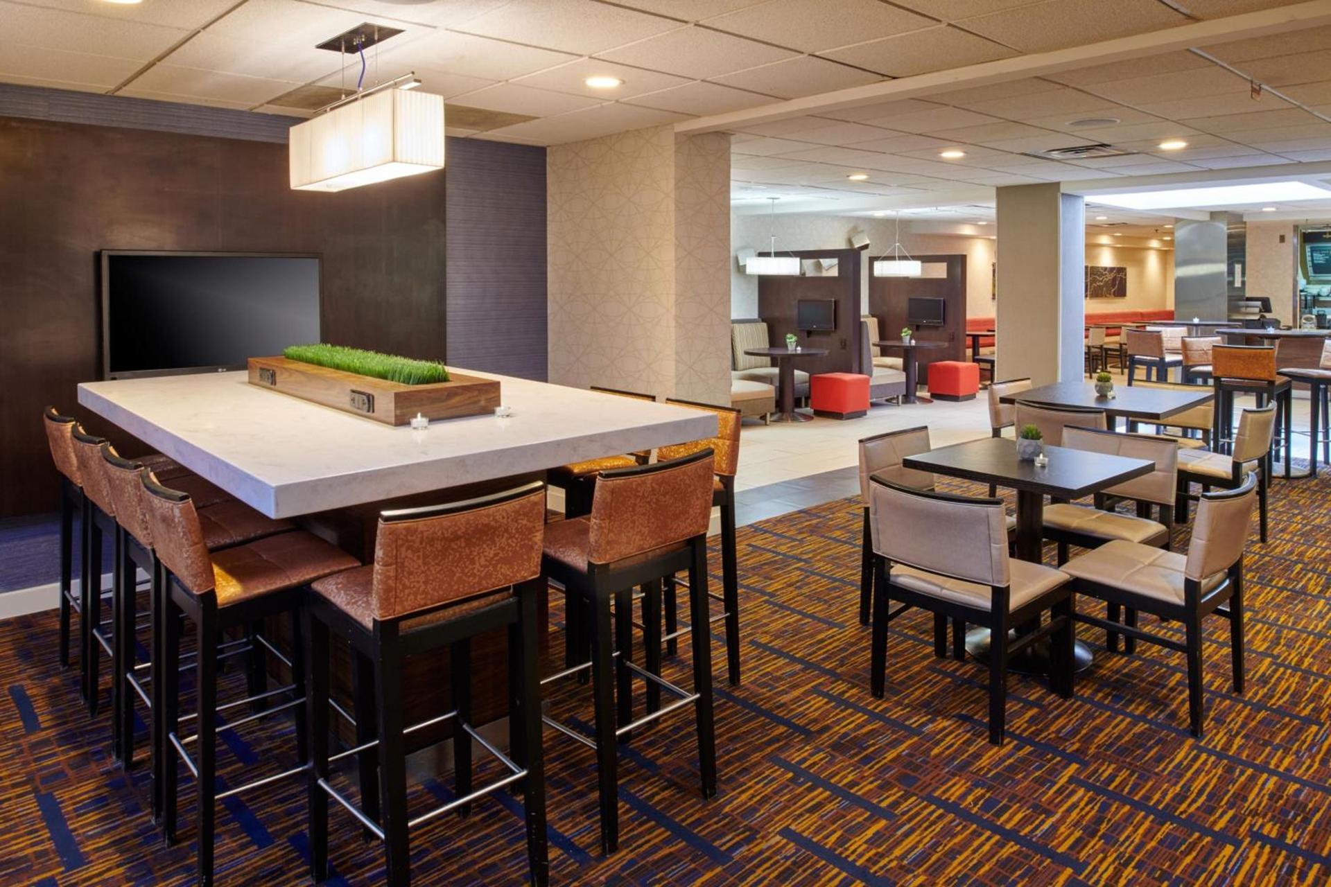 Courtyard by Marriott Columbus Downtown photo 24