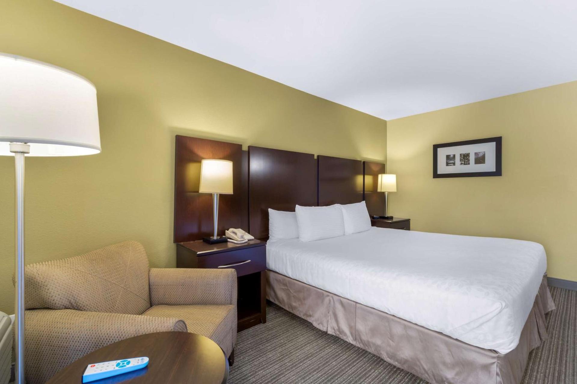 Best Western Plus Plaza by the Green photo 21