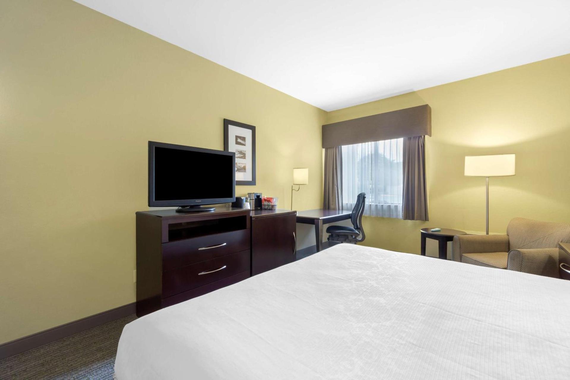 Best Western Plus Plaza by the Green photo 28