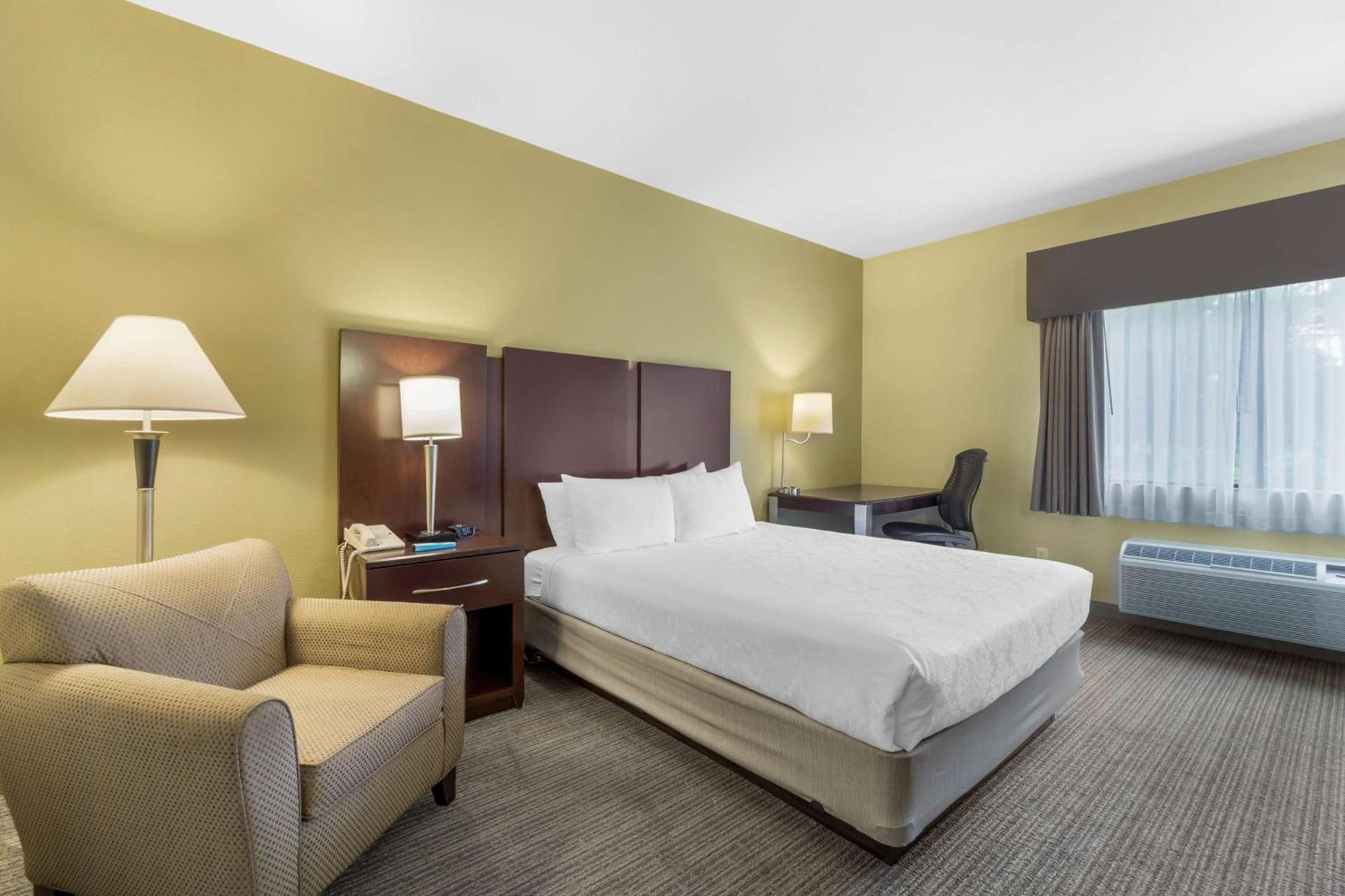 Best Western Plus Plaza by the Green photo 30