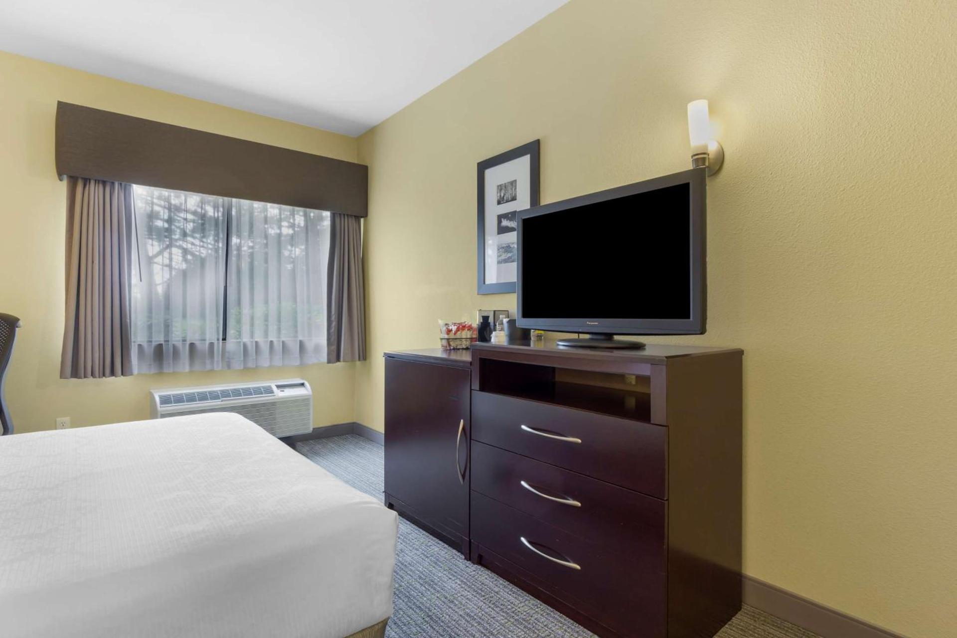 Best Western Plus Plaza by the Green photo 31