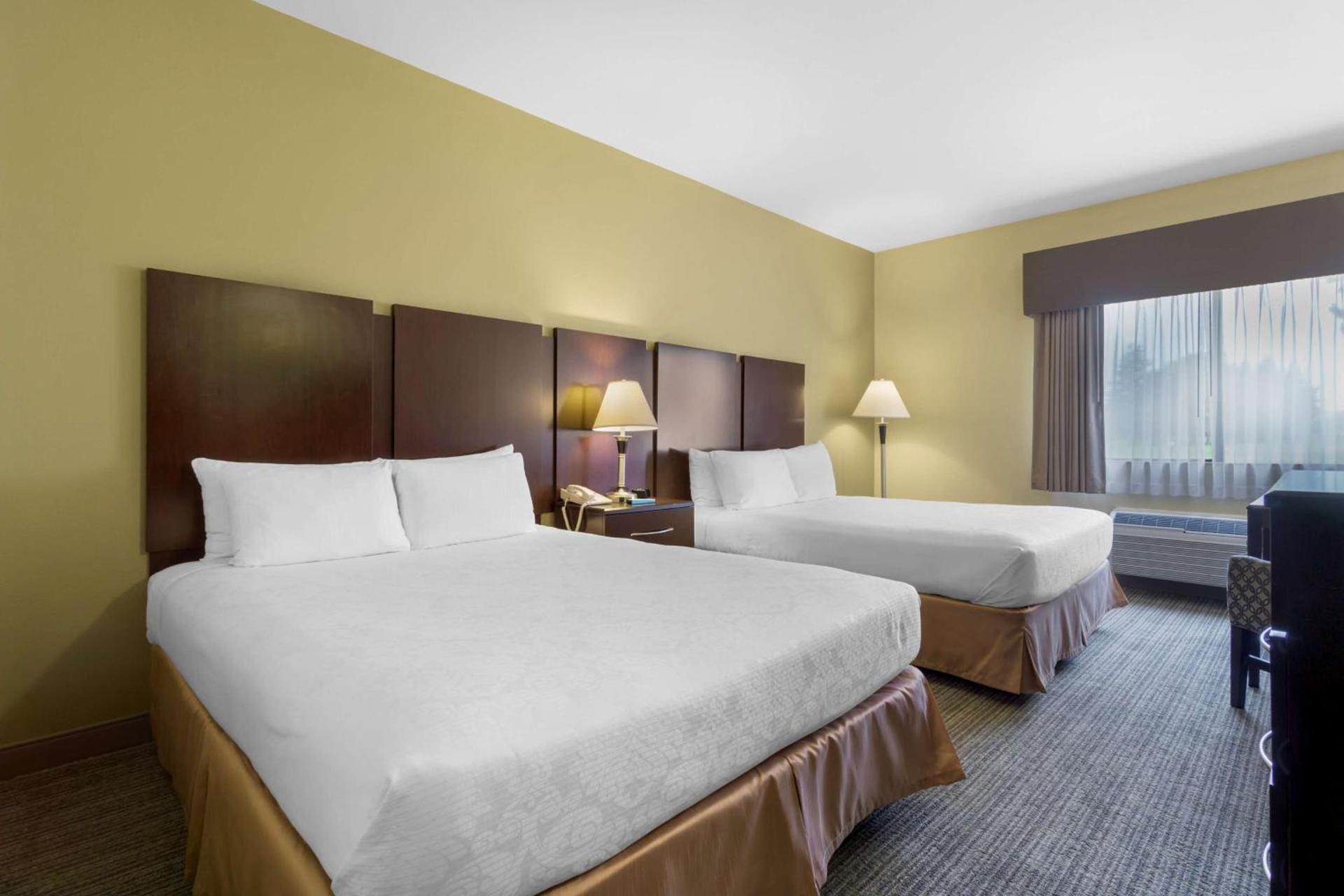 Best Western Plus Plaza by the Green photo 33