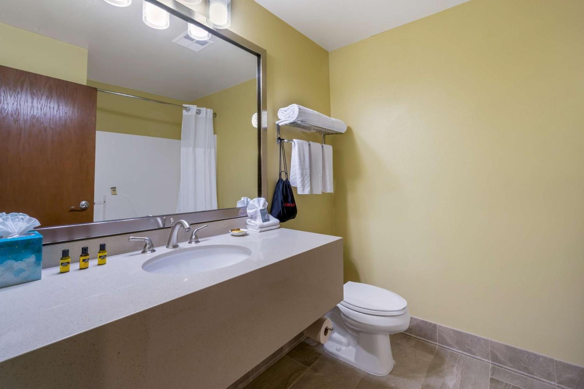 Best Western Plus Plaza by the Green photo 44