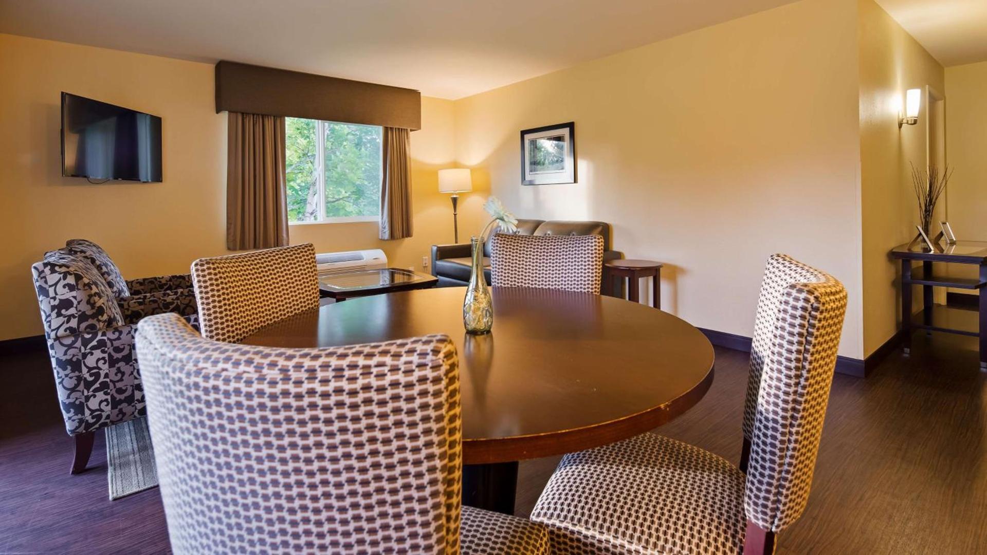 Best Western Plus Plaza by the Green photo 51