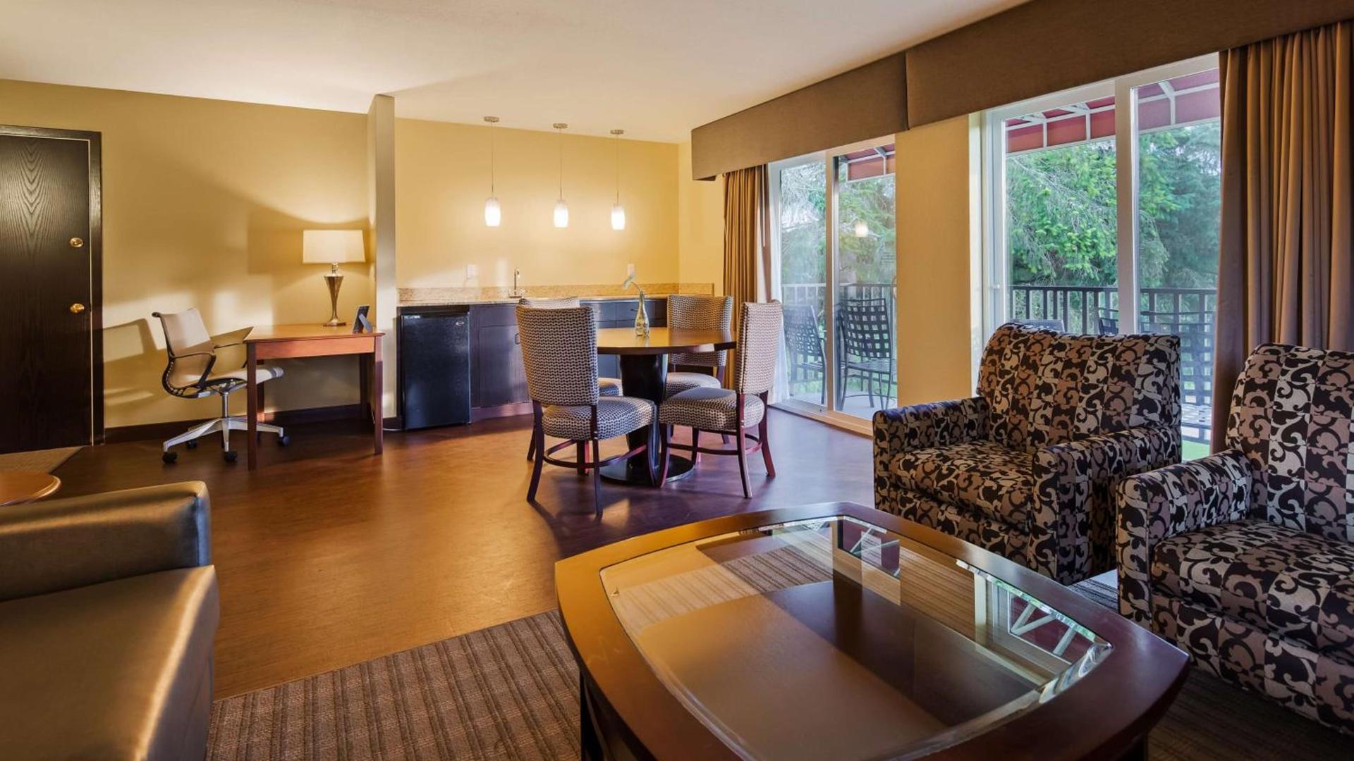 Best Western Plus Plaza by the Green photo 52