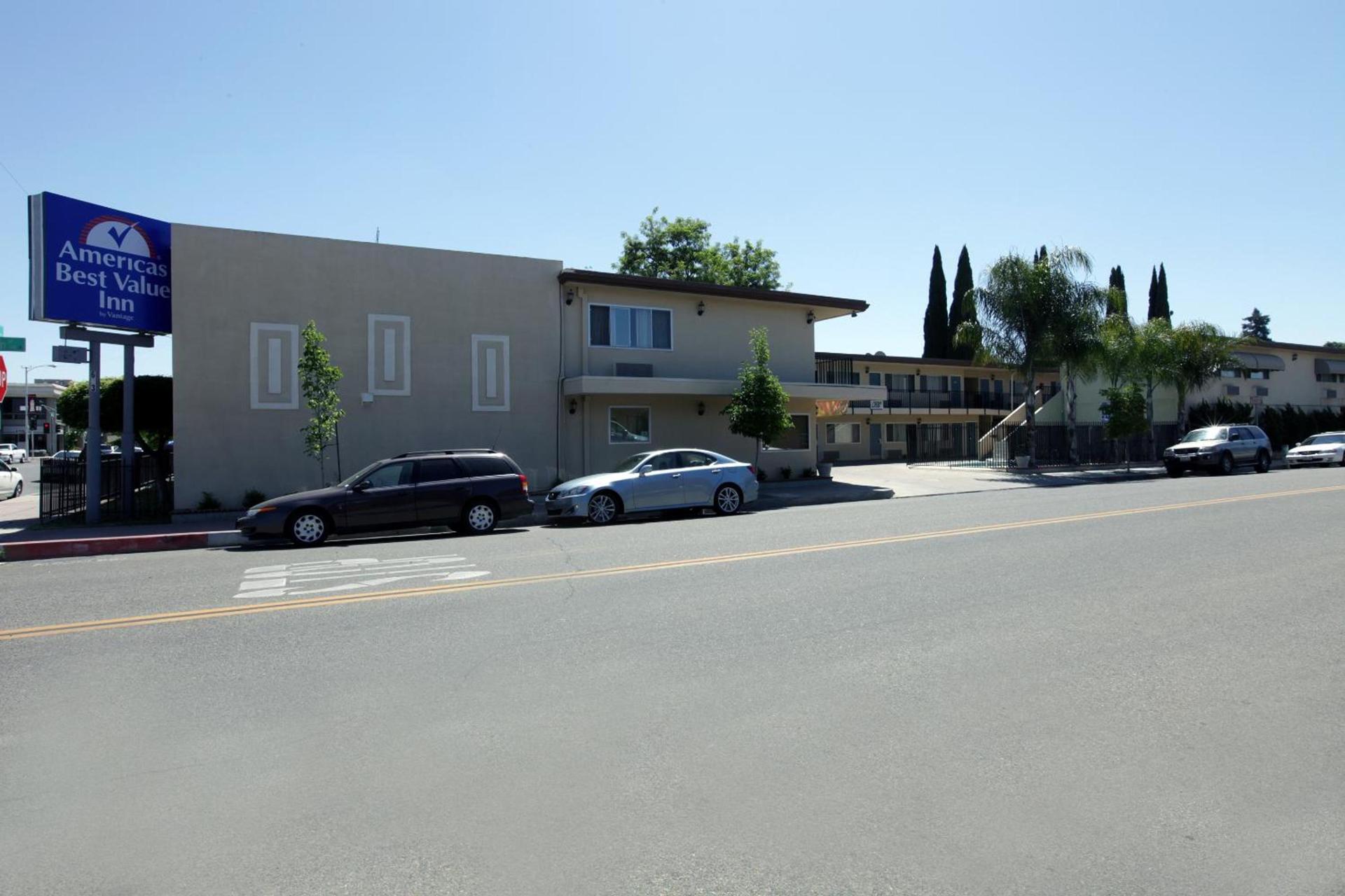 Americas Best Value Inn Visalia — hotel in Visalia
