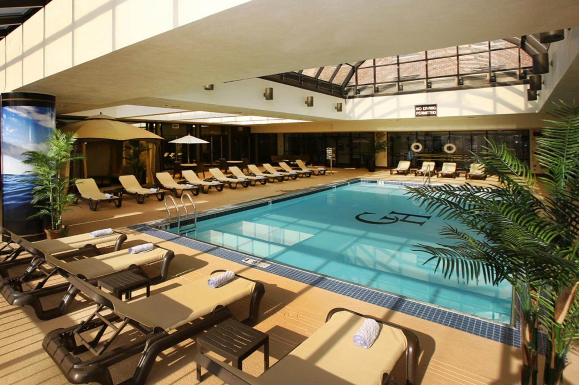 The Claridge Hotel photo 2