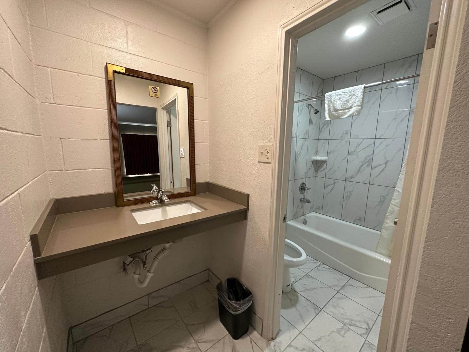 Llano Motel photo 14