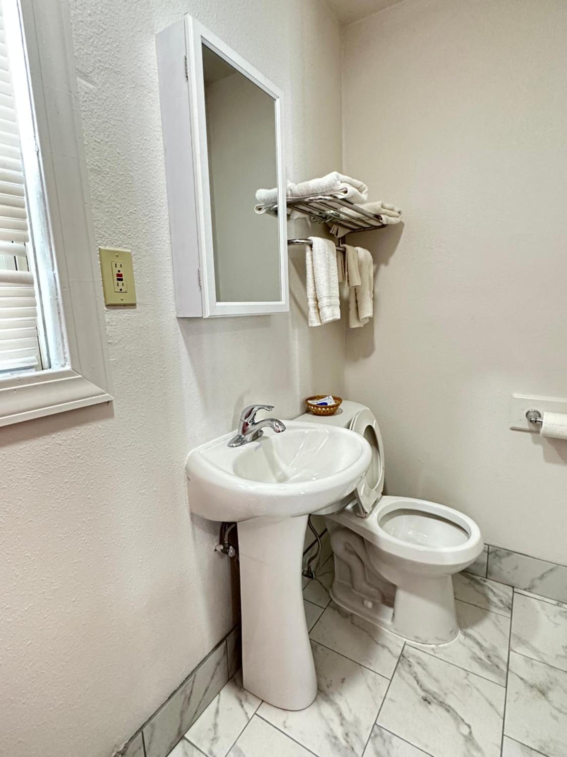 Llano Motel photo 25
