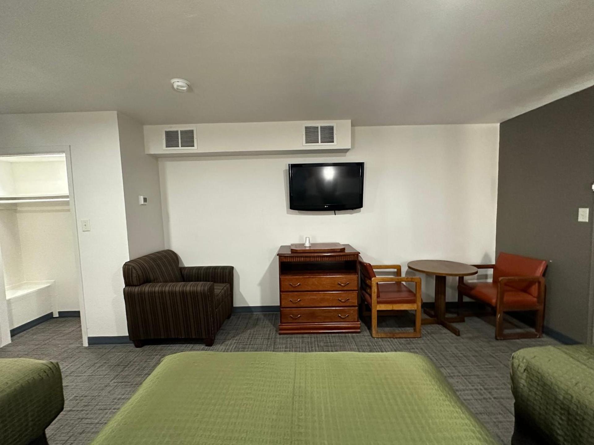 Llano Motel photo 64