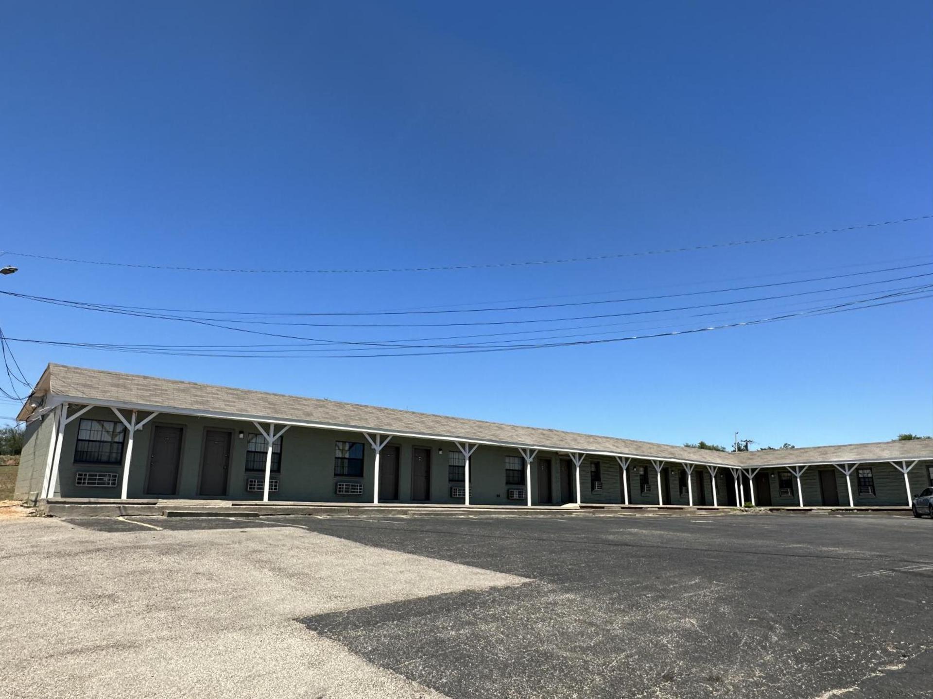 Llano Motel photo 9