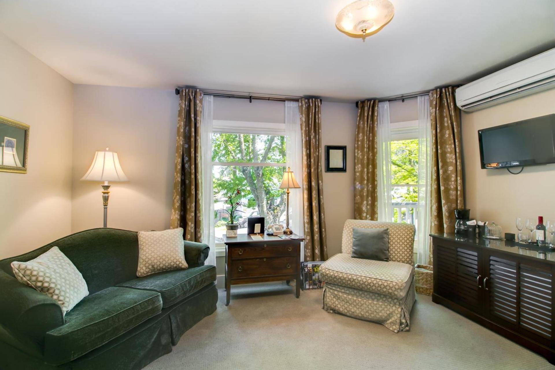 Winchester Inn photo 4