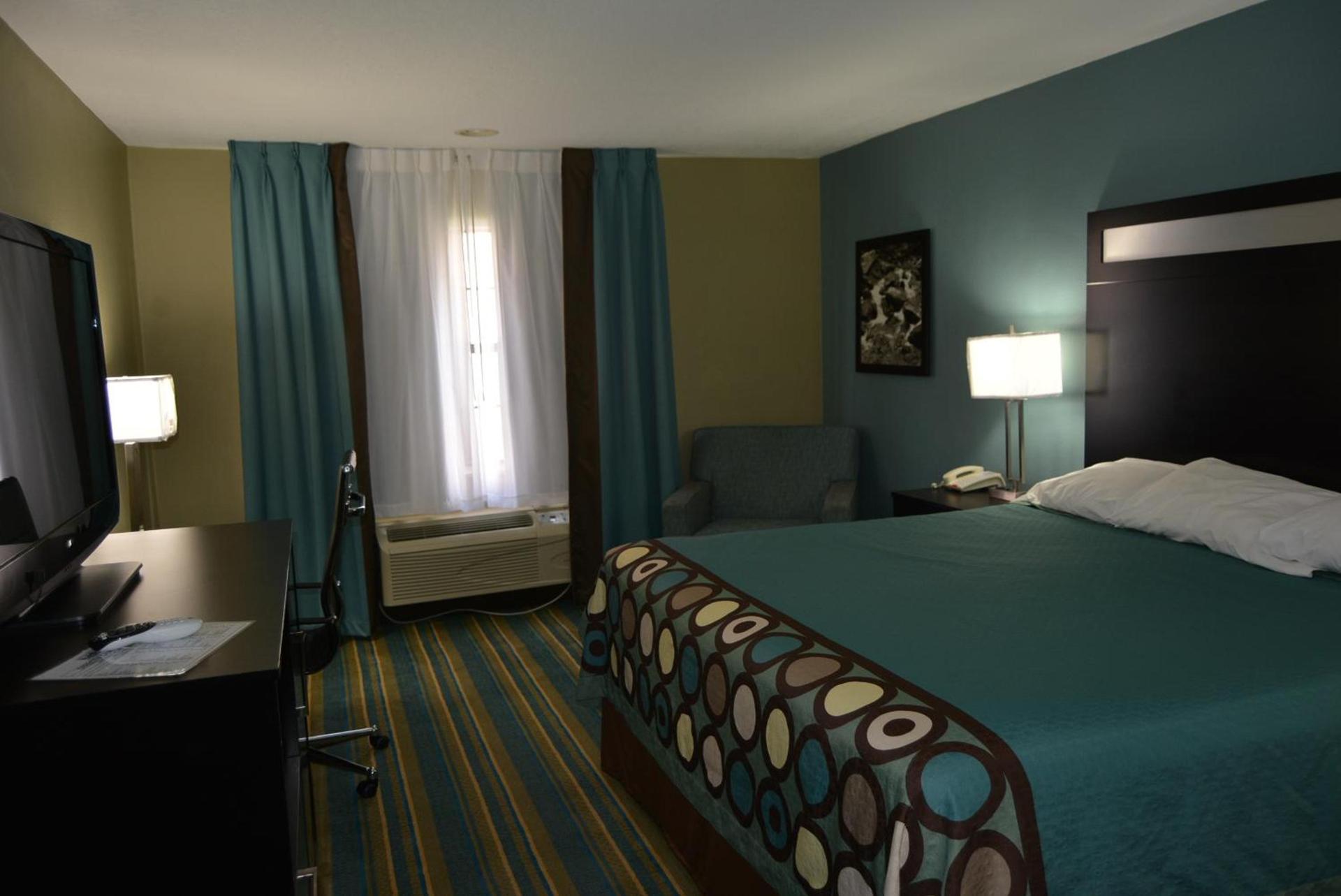 Super 8 by Wyndham Sulphur photo 36