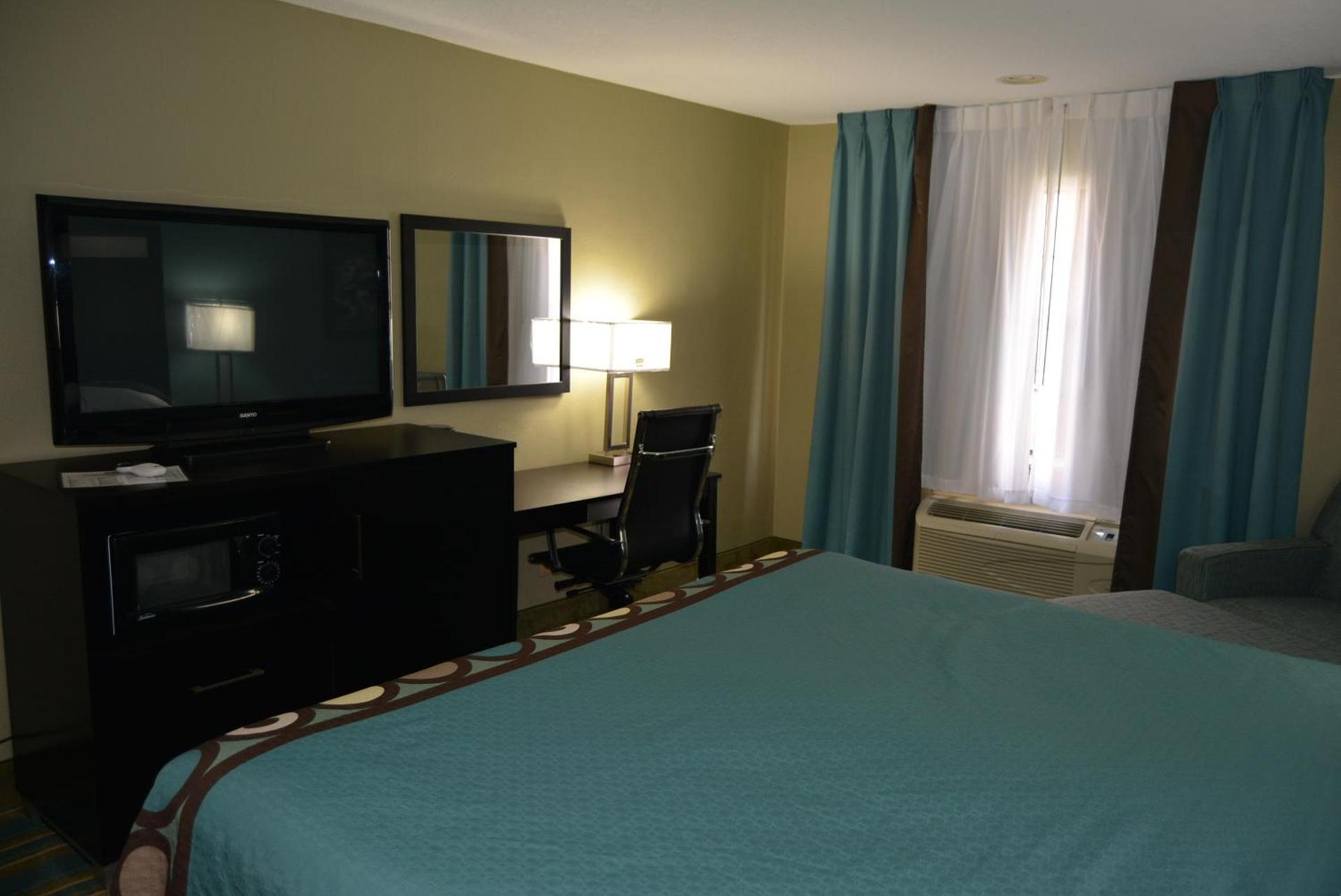 Super 8 by Wyndham Sulphur photo 37