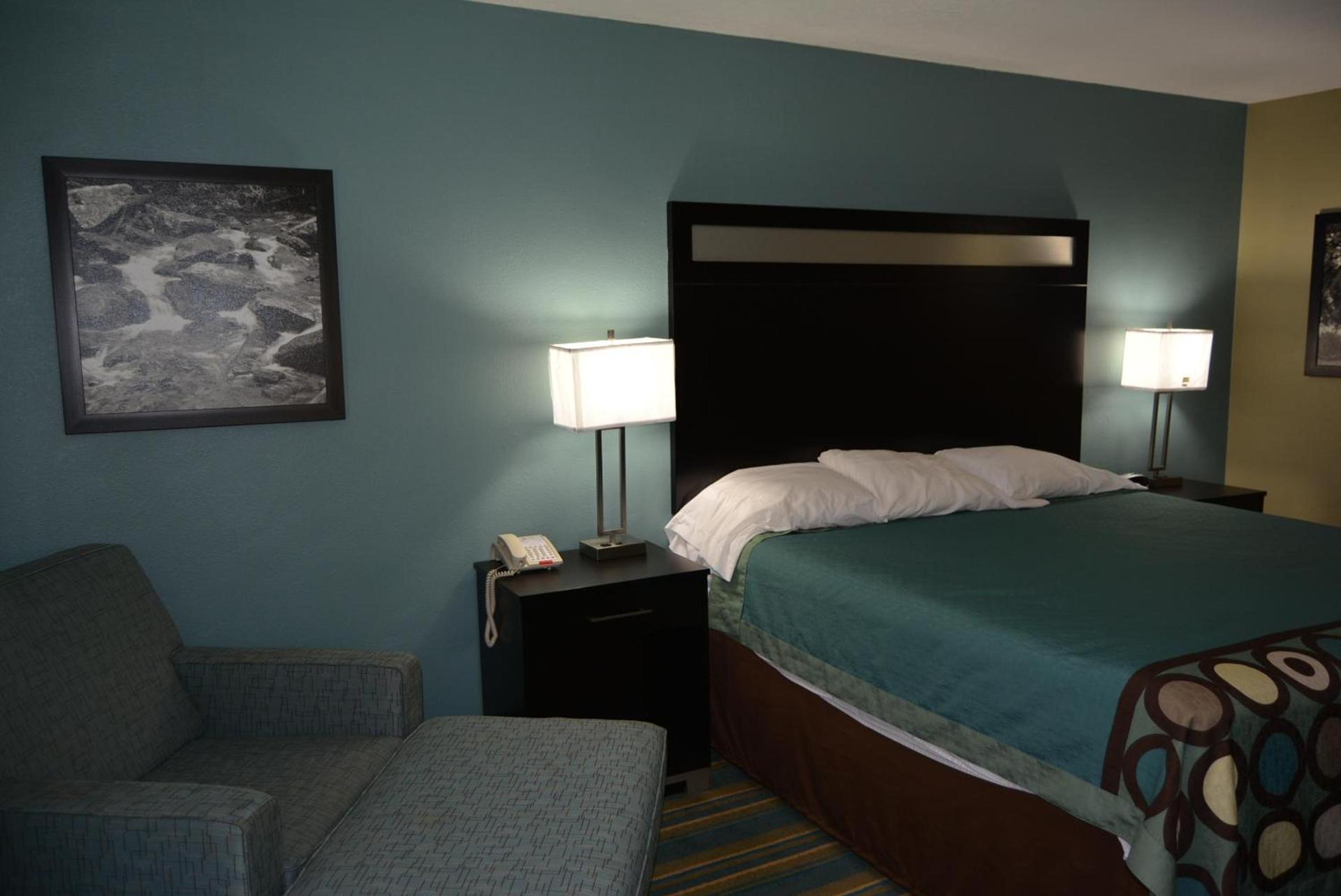 Super 8 by Wyndham Sulphur photo 38