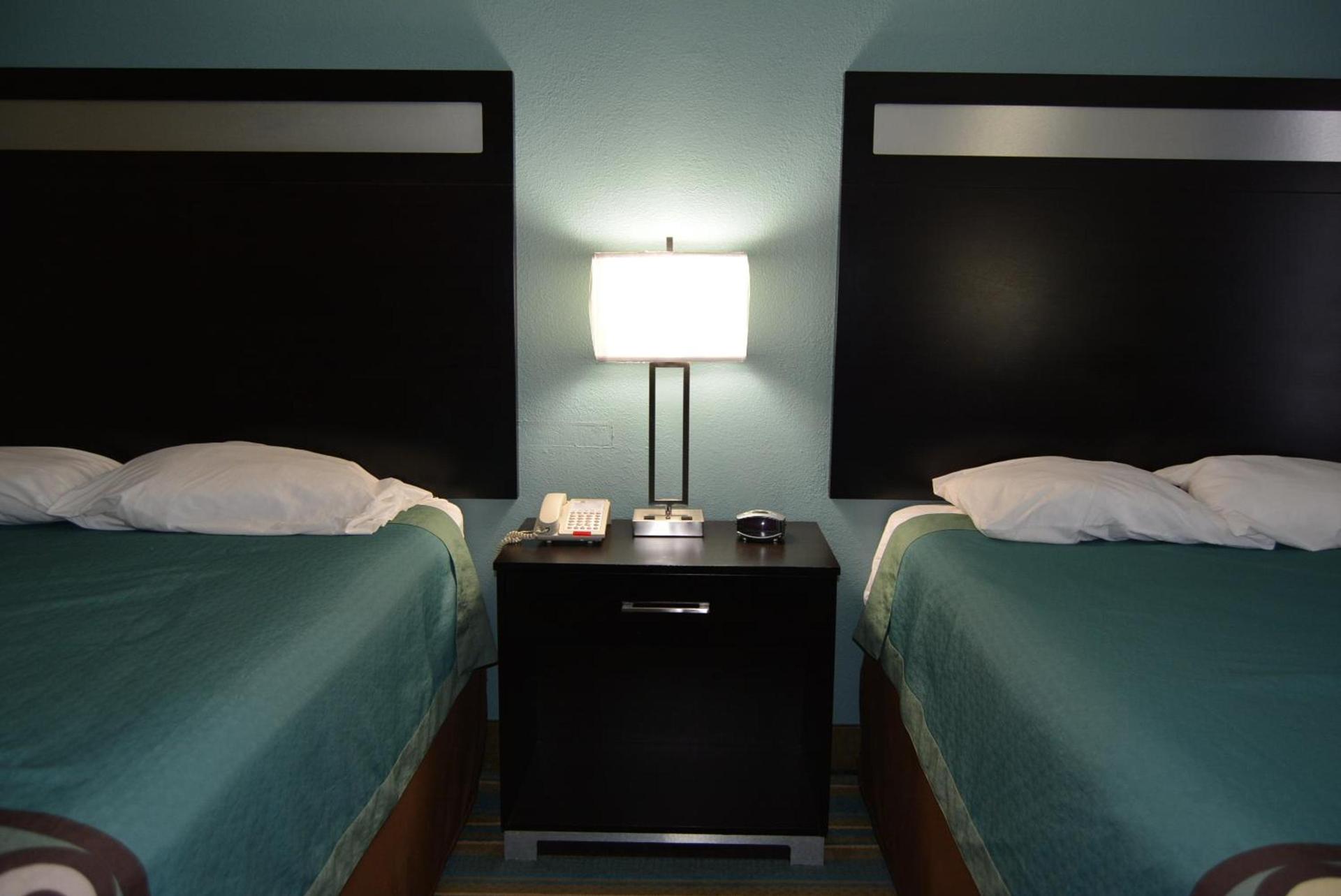 Super 8 by Wyndham Sulphur photo 43