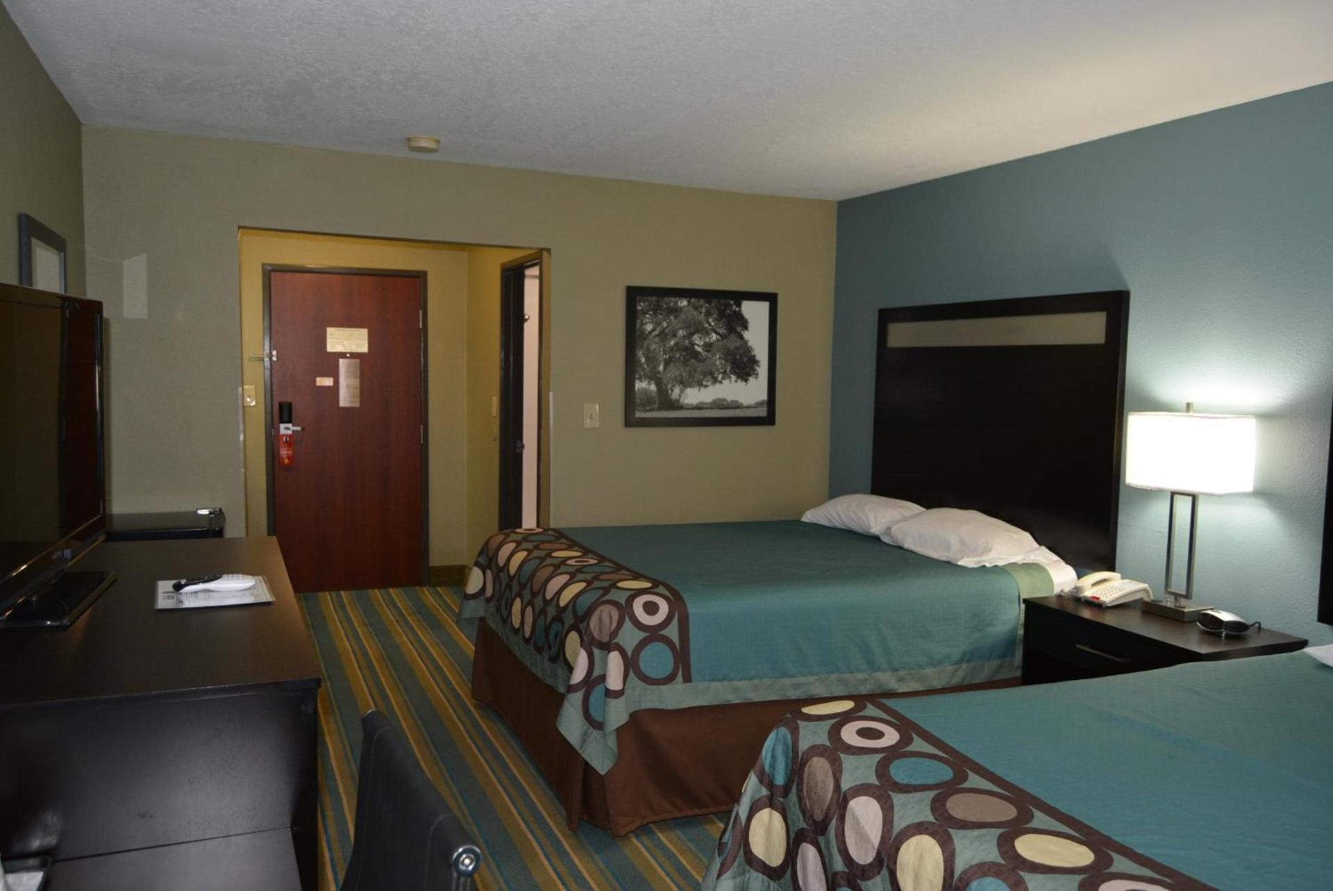Super 8 by Wyndham Sulphur photo 46