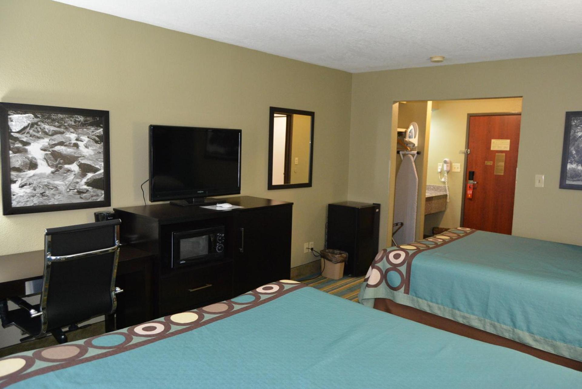 Super 8 by Wyndham Sulphur photo 47