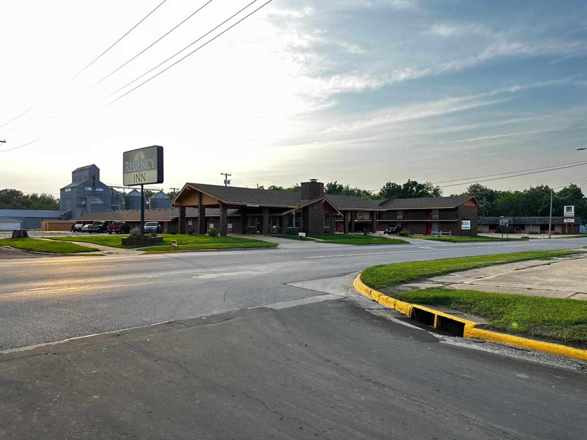 Regency Inn Iola photo 19