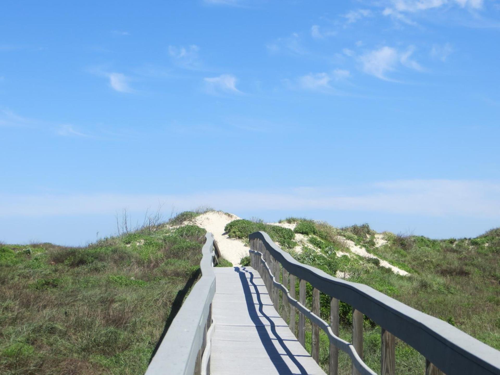 Executive Keys Condominiums on the Beach photo 8