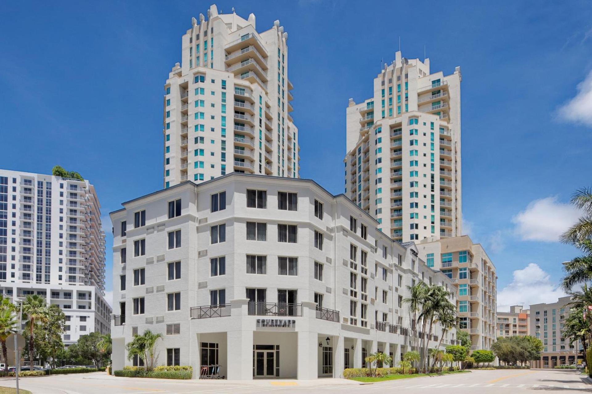 Courtyard Miami Dadeland photo 1