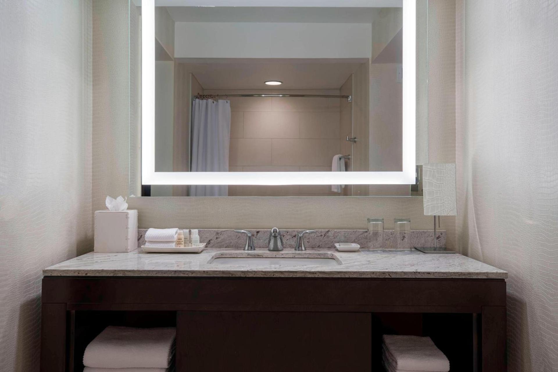 Renaissance Baton Rouge Hotel photo 14