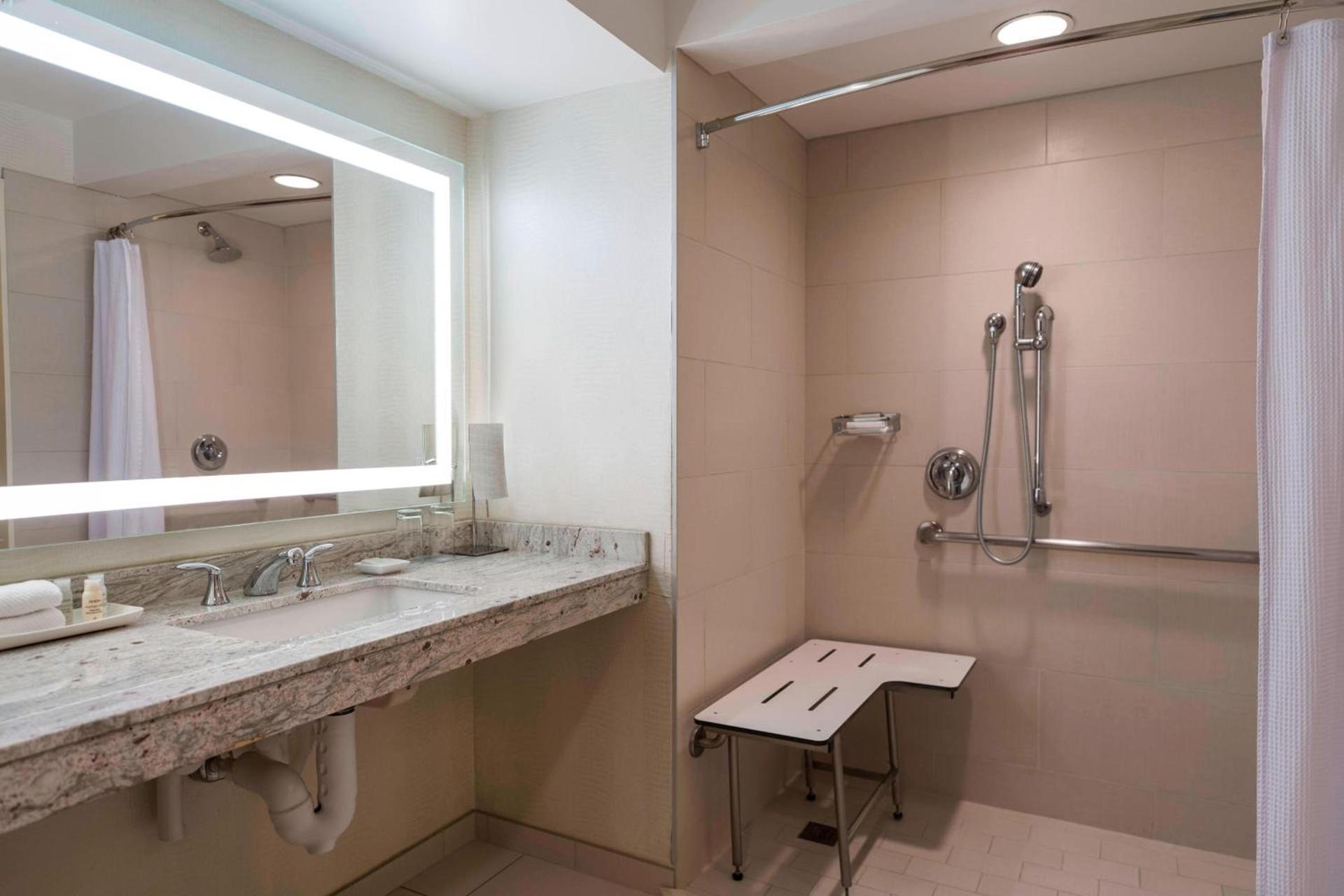 Renaissance Baton Rouge Hotel photo 16