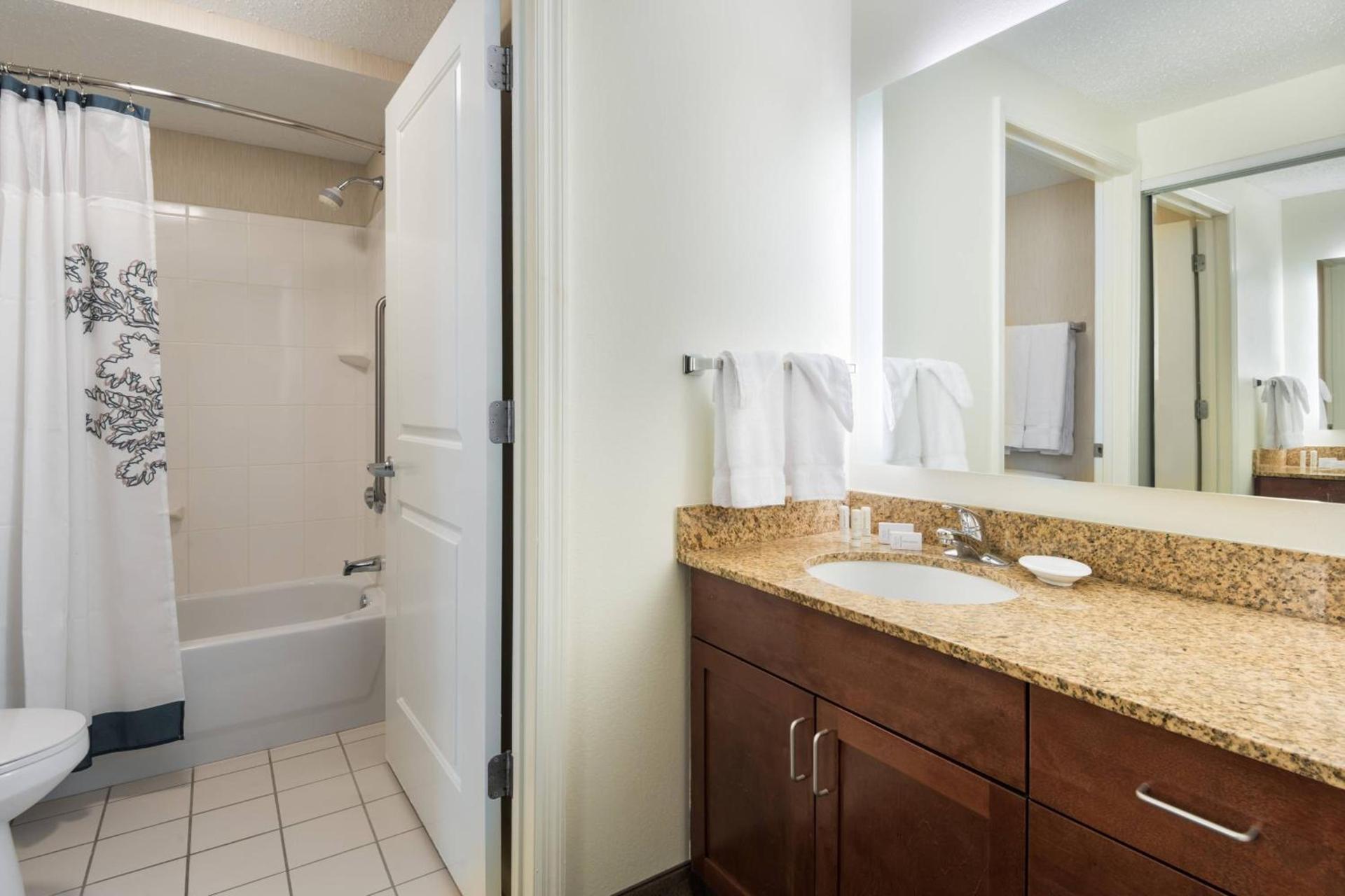 Residence Inn by Marriott St. Louis Downtown photo 9