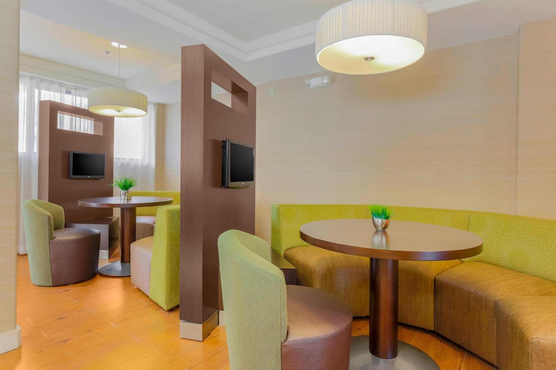 Courtyard by Marriott San Diego Del Mar/Solana Beach photo 55