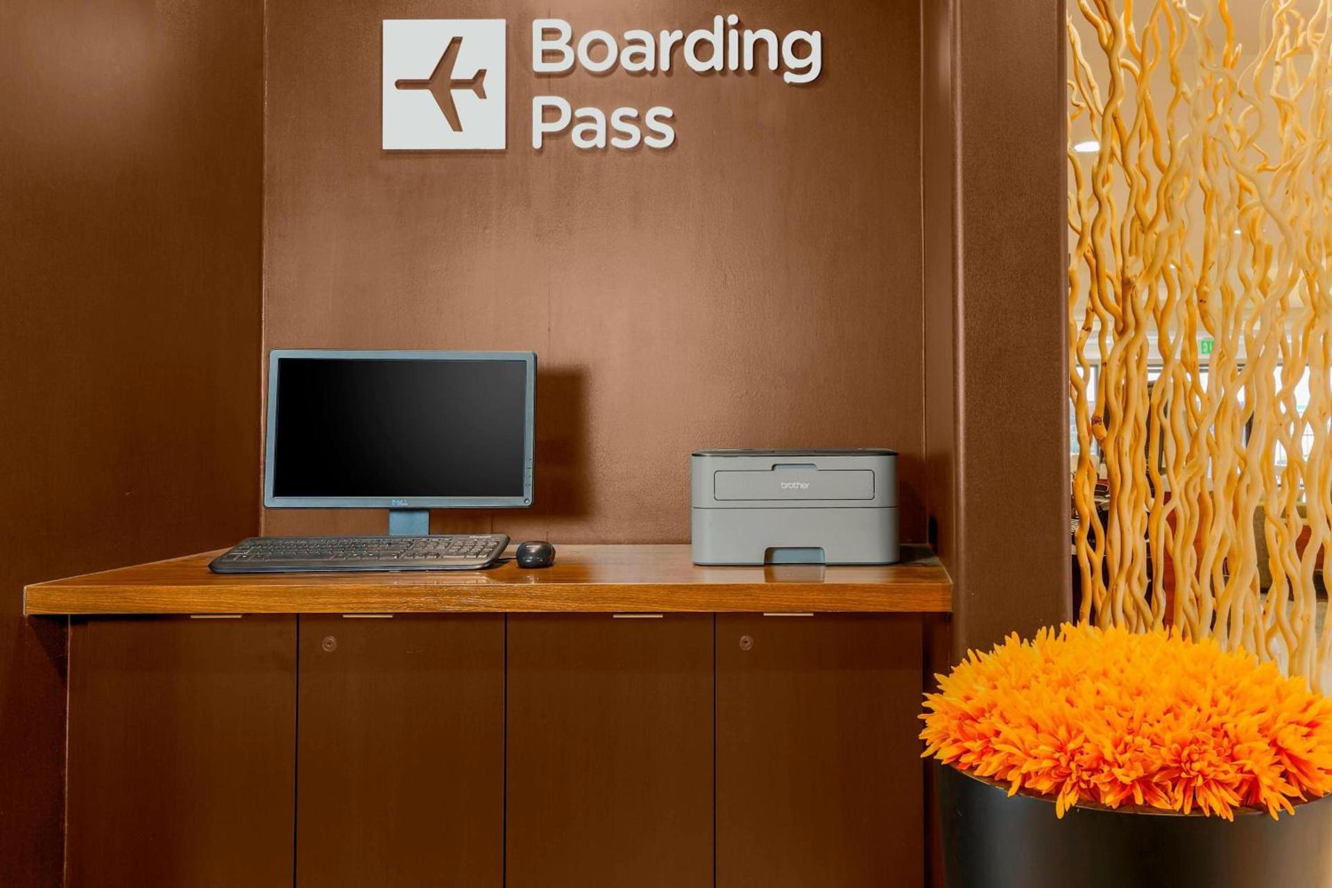 Courtyard by Marriott San Diego Del Mar/Solana Beach photo 54