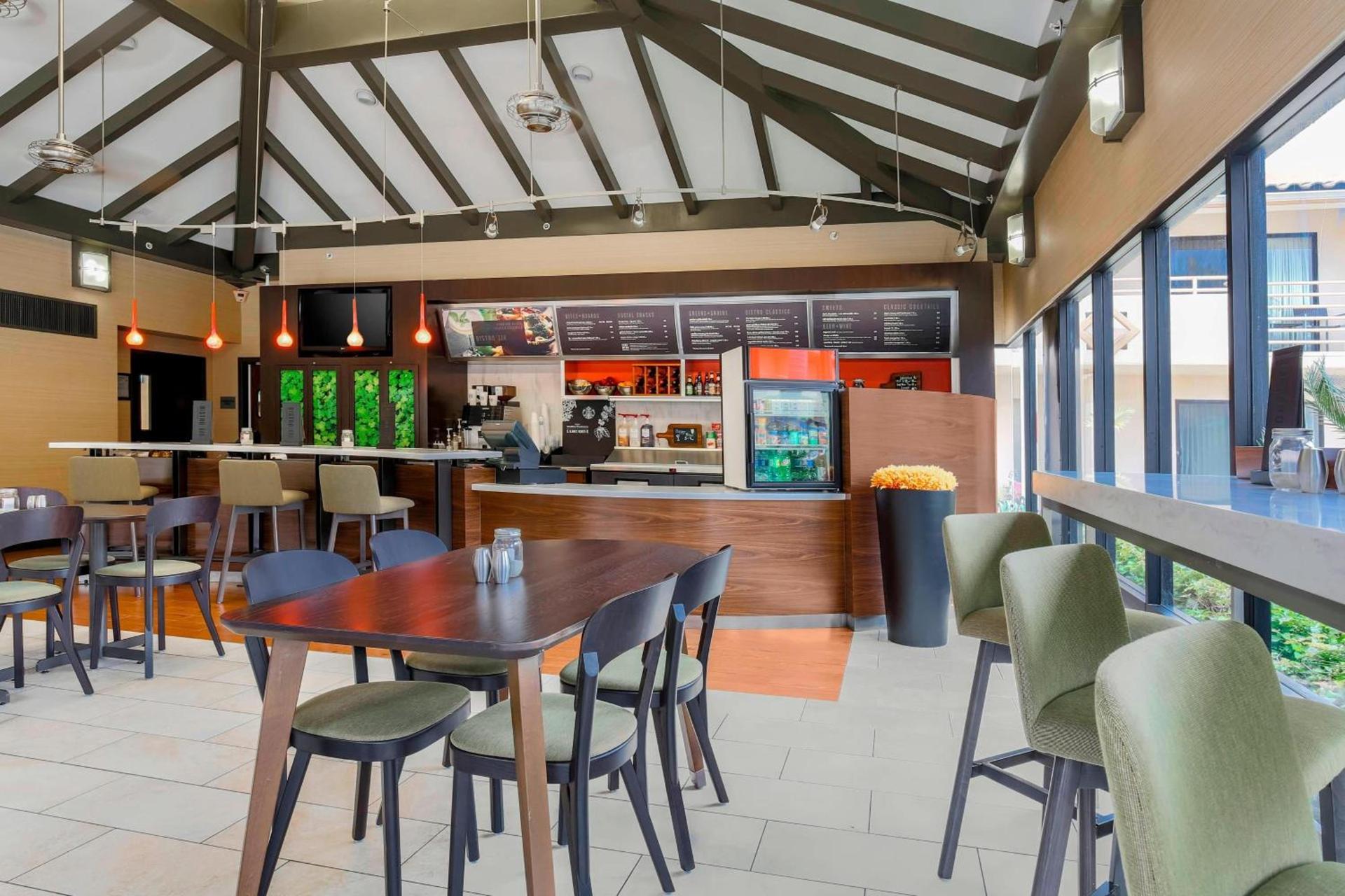 Courtyard by Marriott San Diego Del Mar/Solana Beach photo 64