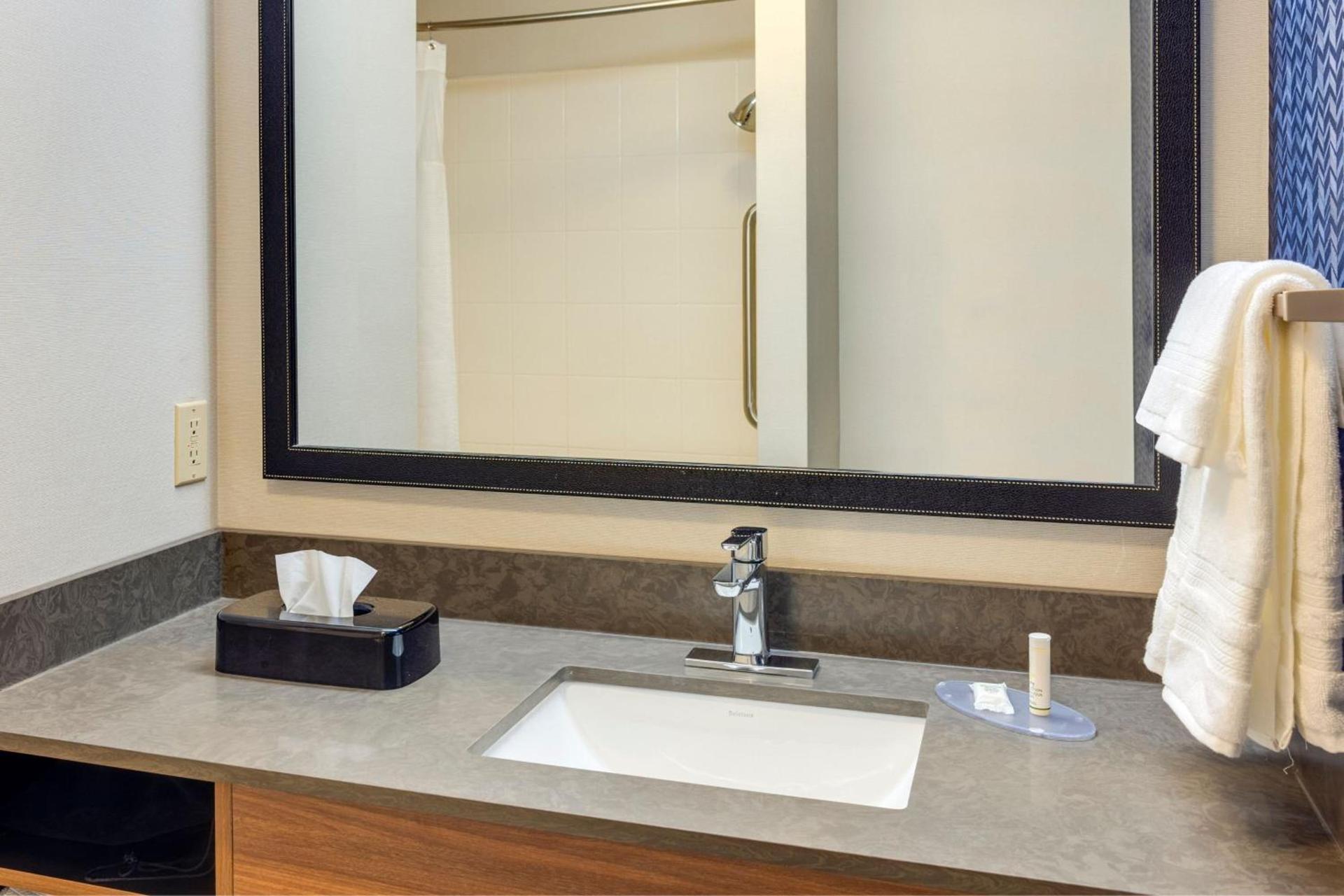 Fairfield Inn & Suites by Marriott Edmond photo 12
